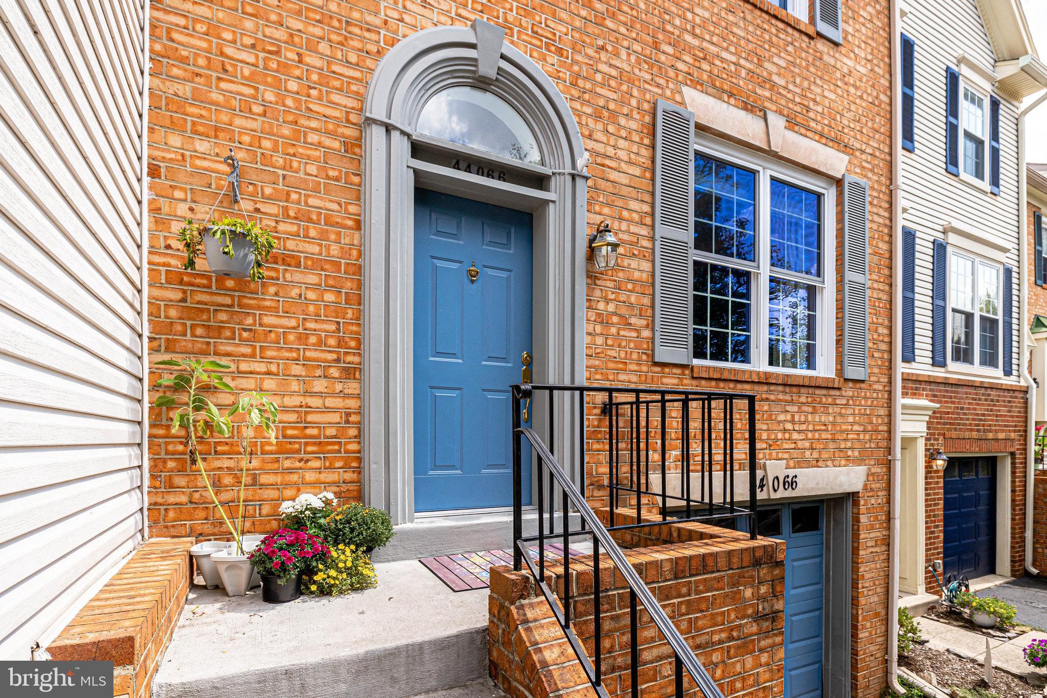 ASHBURN VILLAGE - Residential Lease