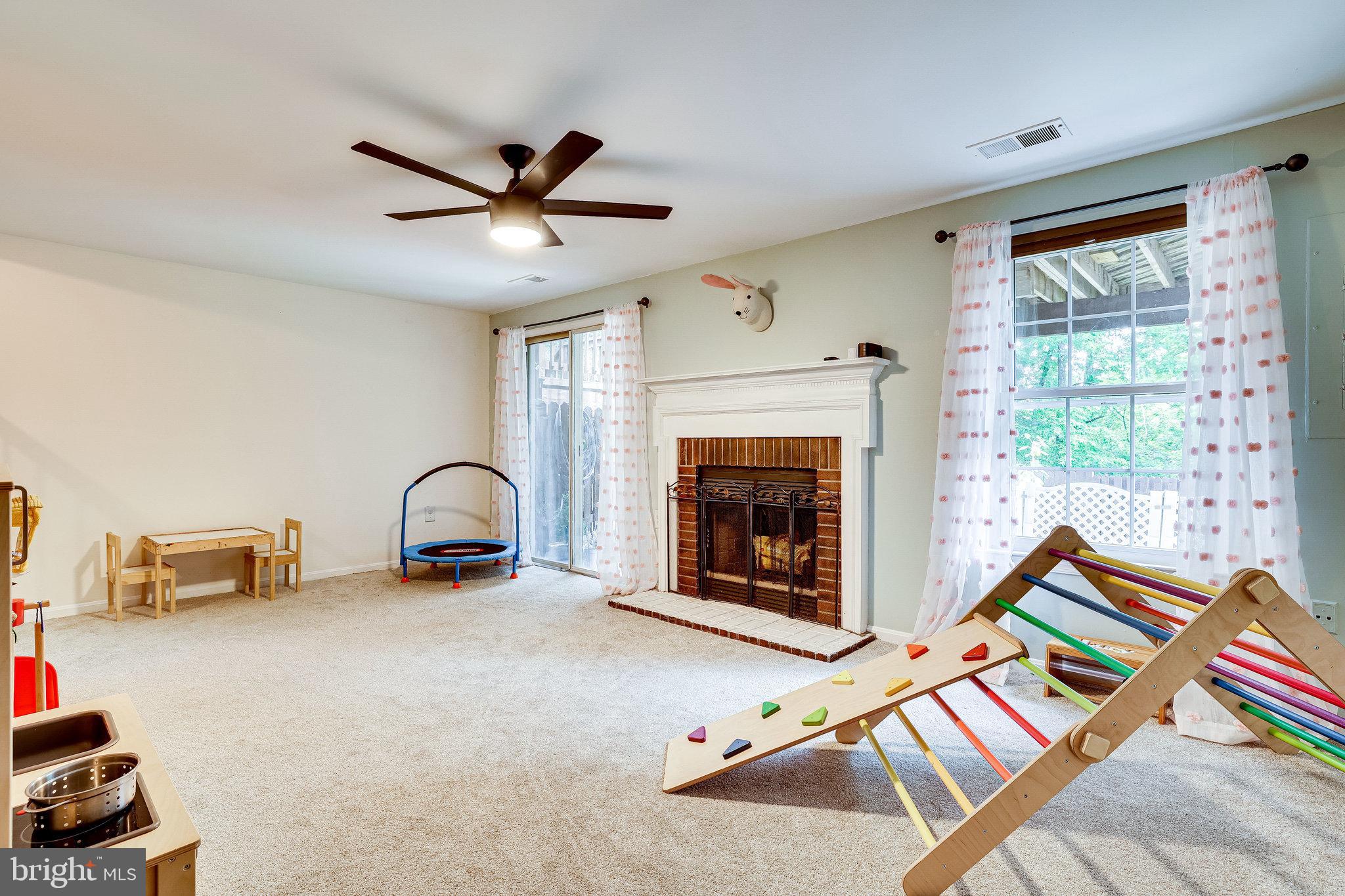 ASHBURN VILLAGE - Residential Lease