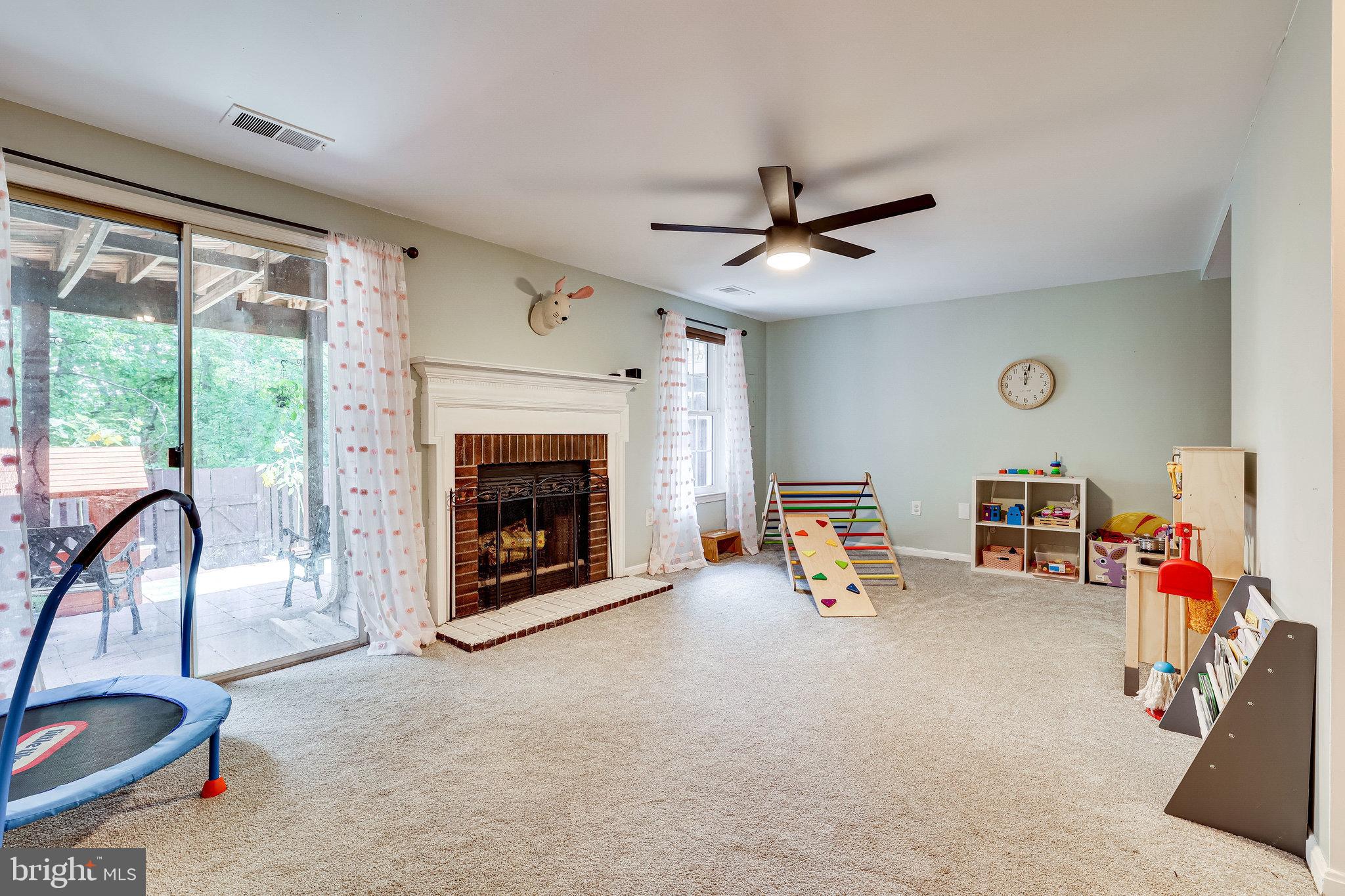 ASHBURN VILLAGE - Residential Lease