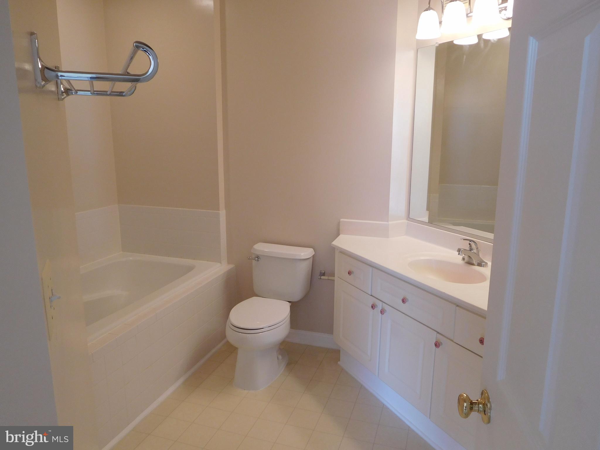 FOUNDERS WALK - Residential Lease