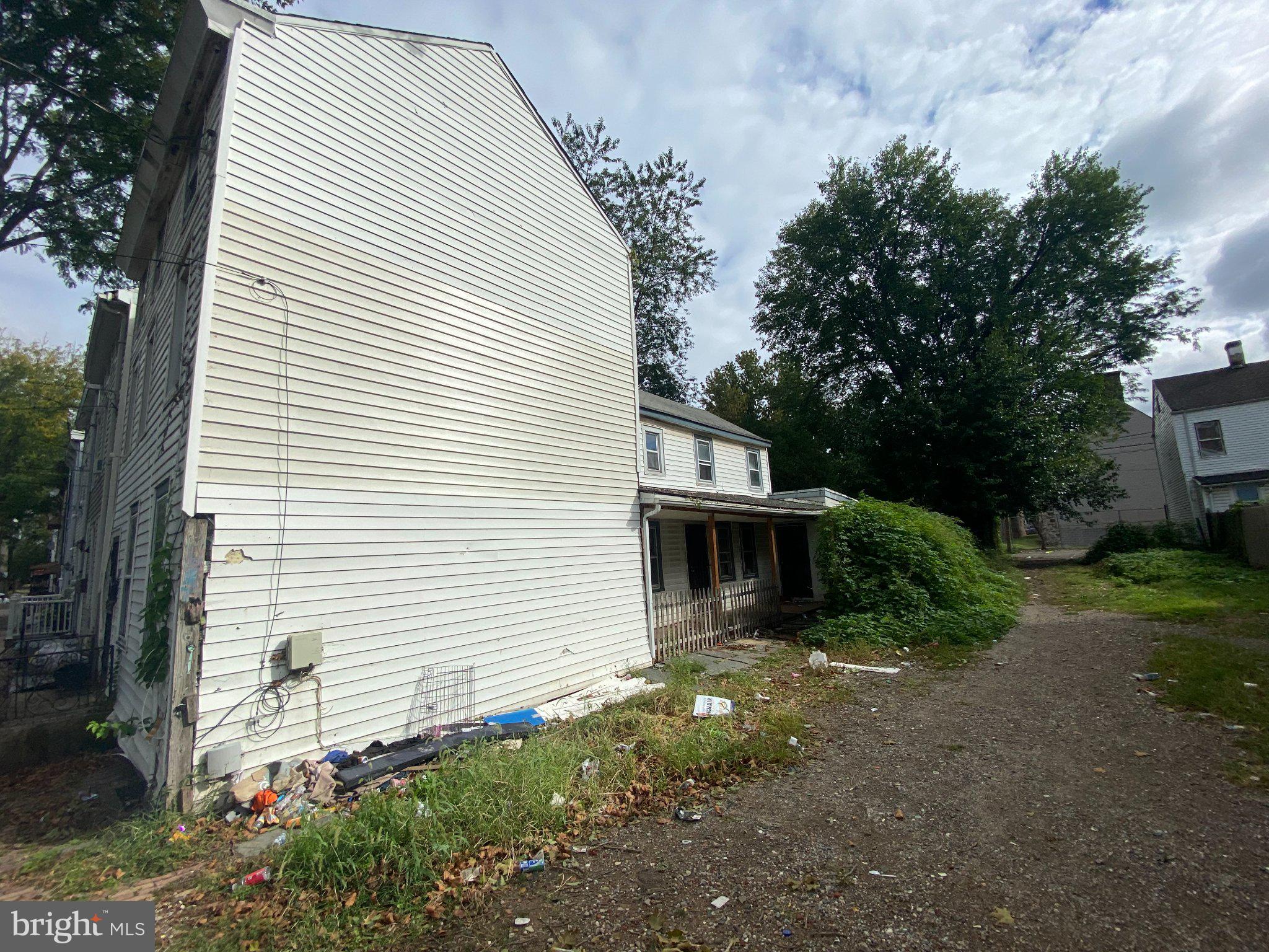 526 LAMBERTON STREET