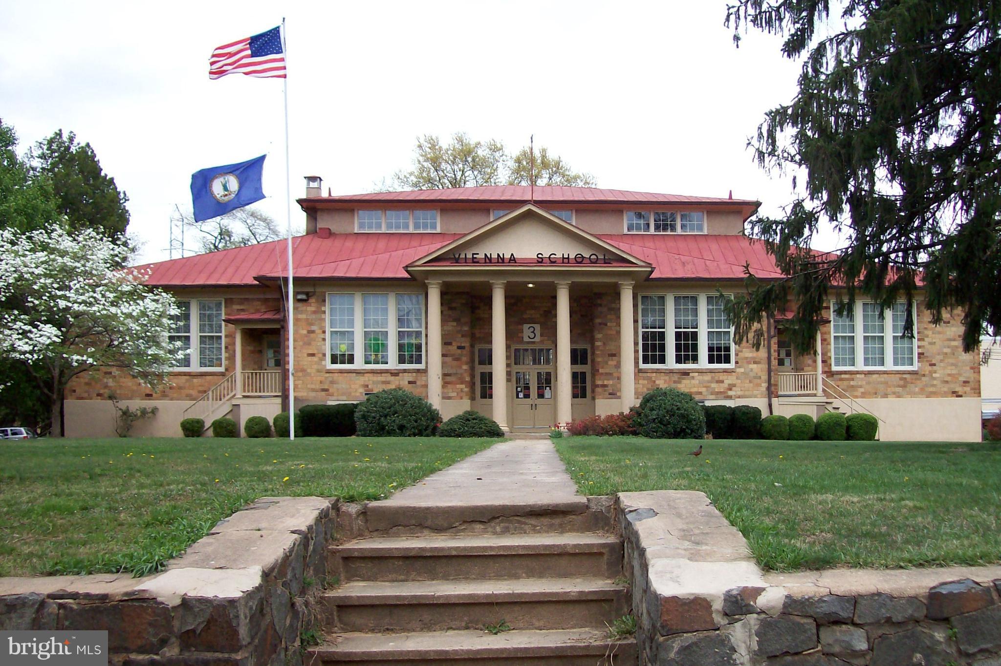 VILLAGE SQUARE - Residential