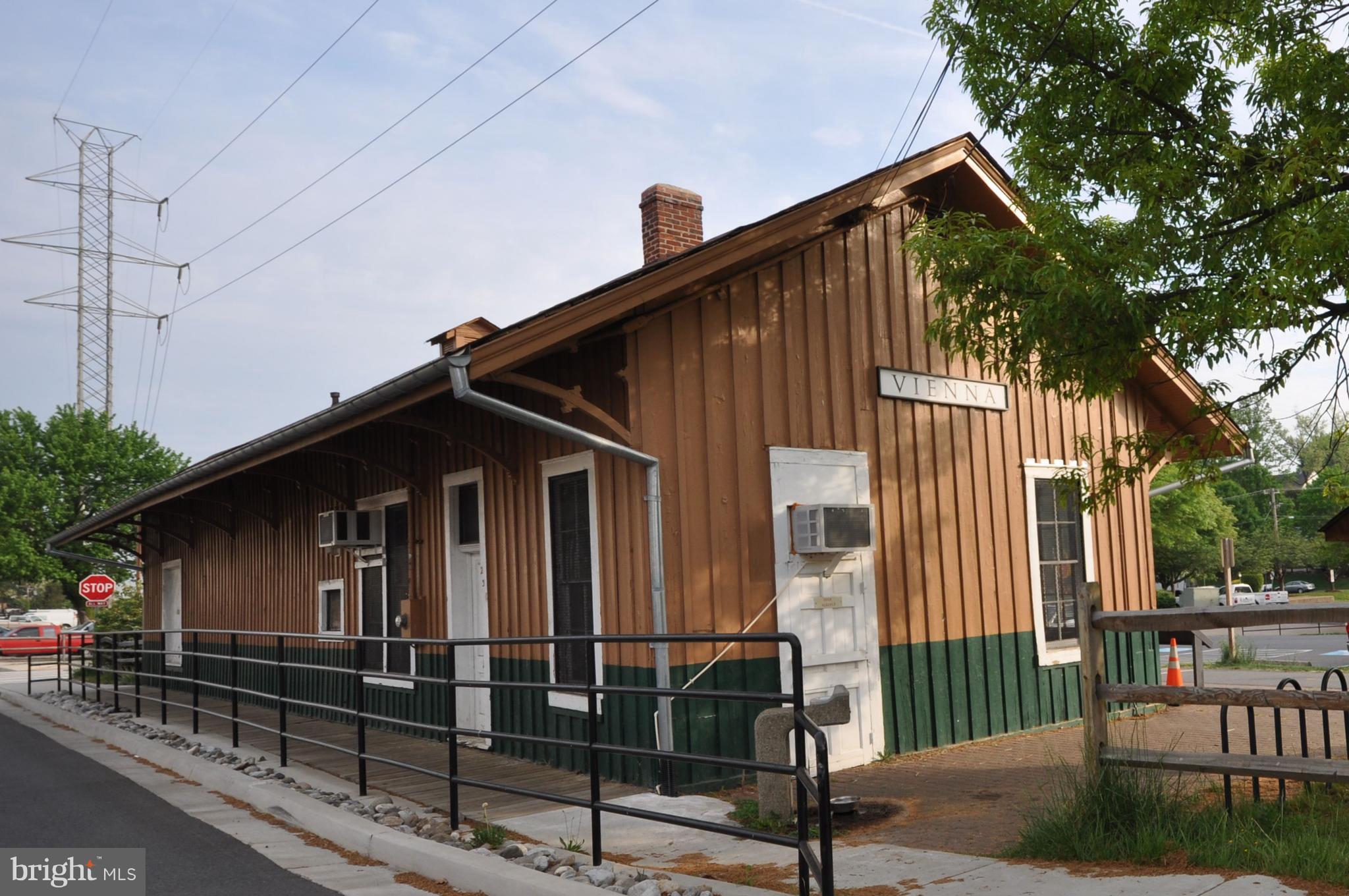 VILLAGE SQUARE - Residential