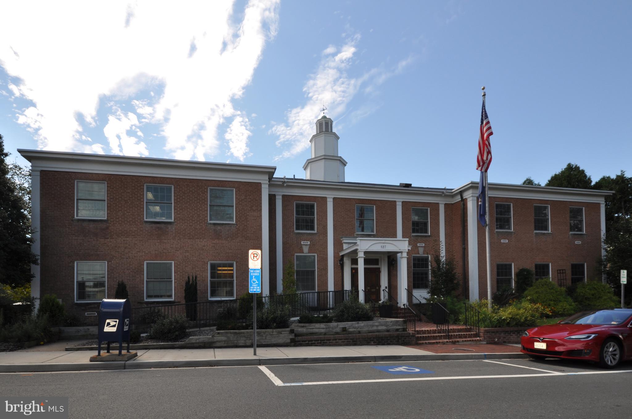 VILLAGE SQUARE - Residential