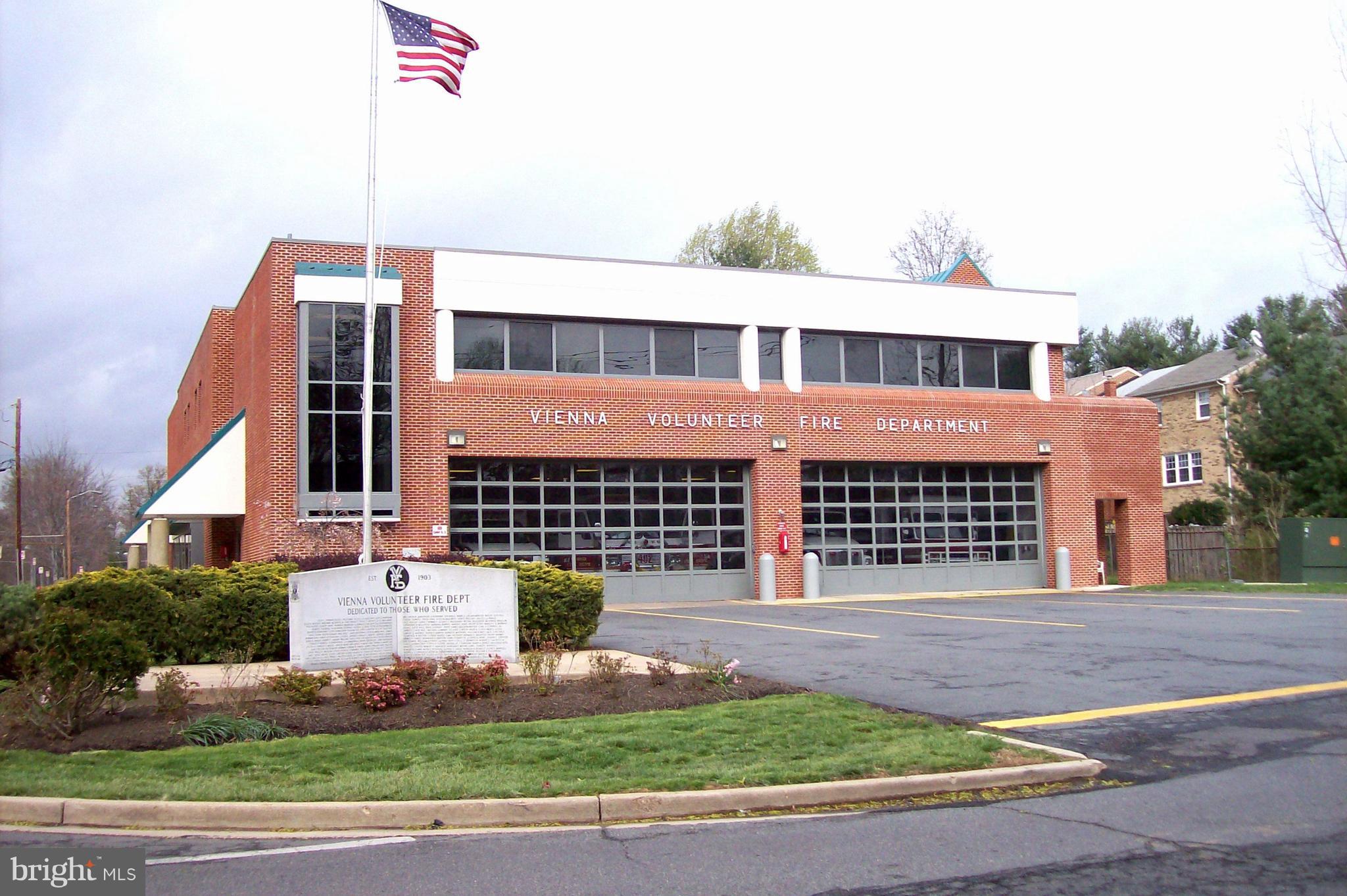 VILLAGE SQUARE - Residential