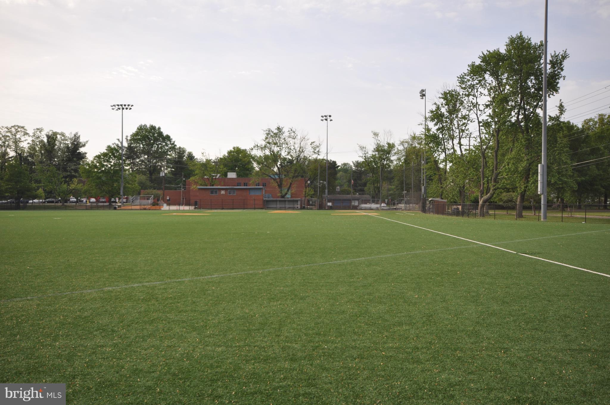 VILLAGE SQUARE - Residential