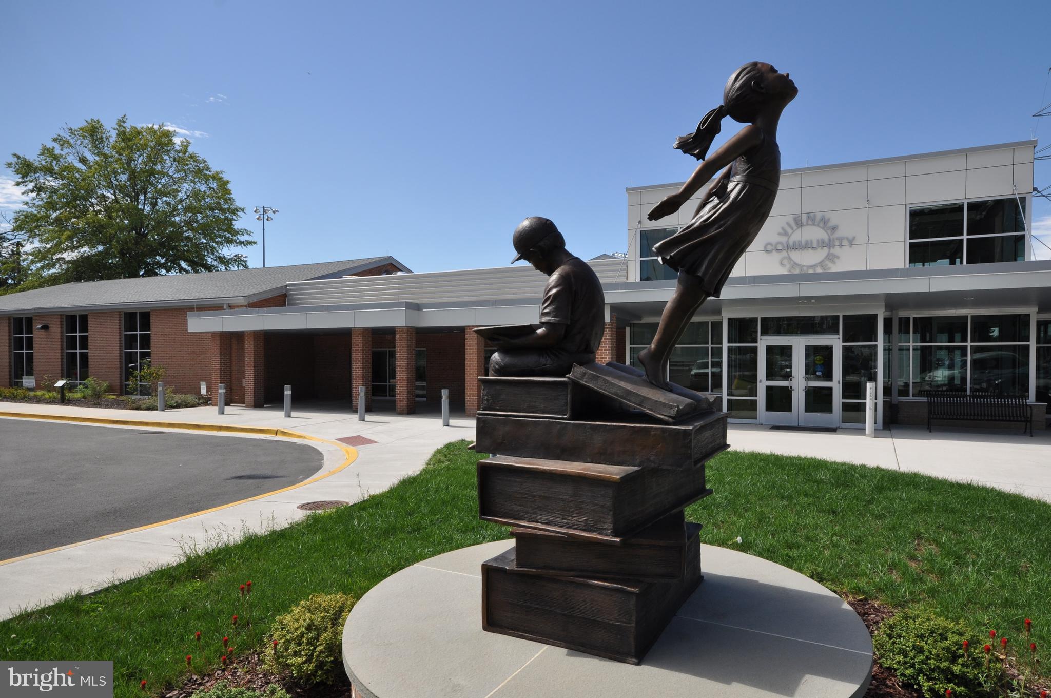 VILLAGE SQUARE - Residential