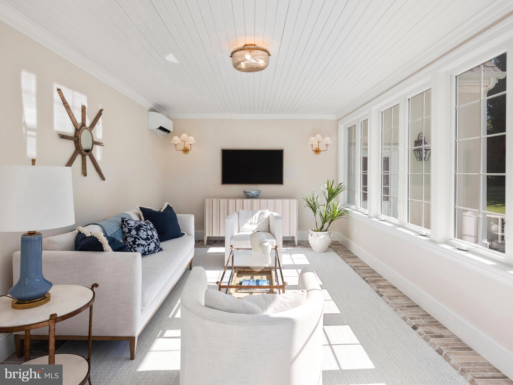 DOUGLASS LANE - Residential