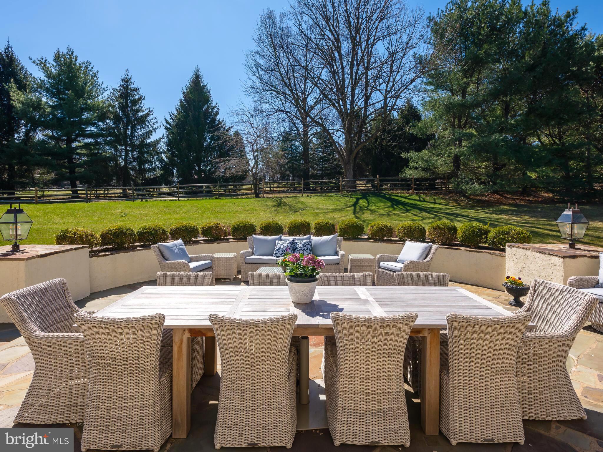 DOUGLASS LANE - Residential