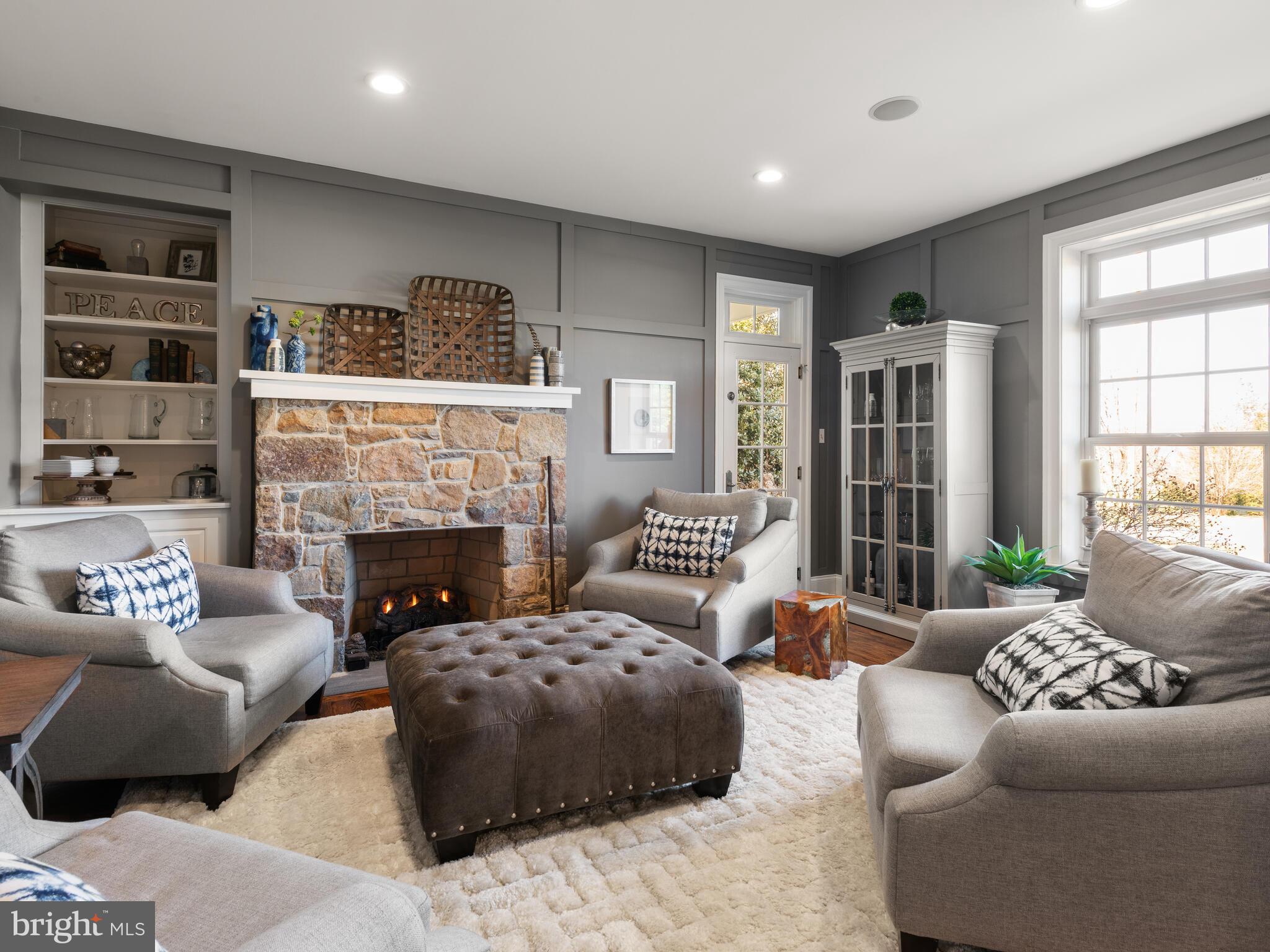 DOUGLASS LANE - Residential