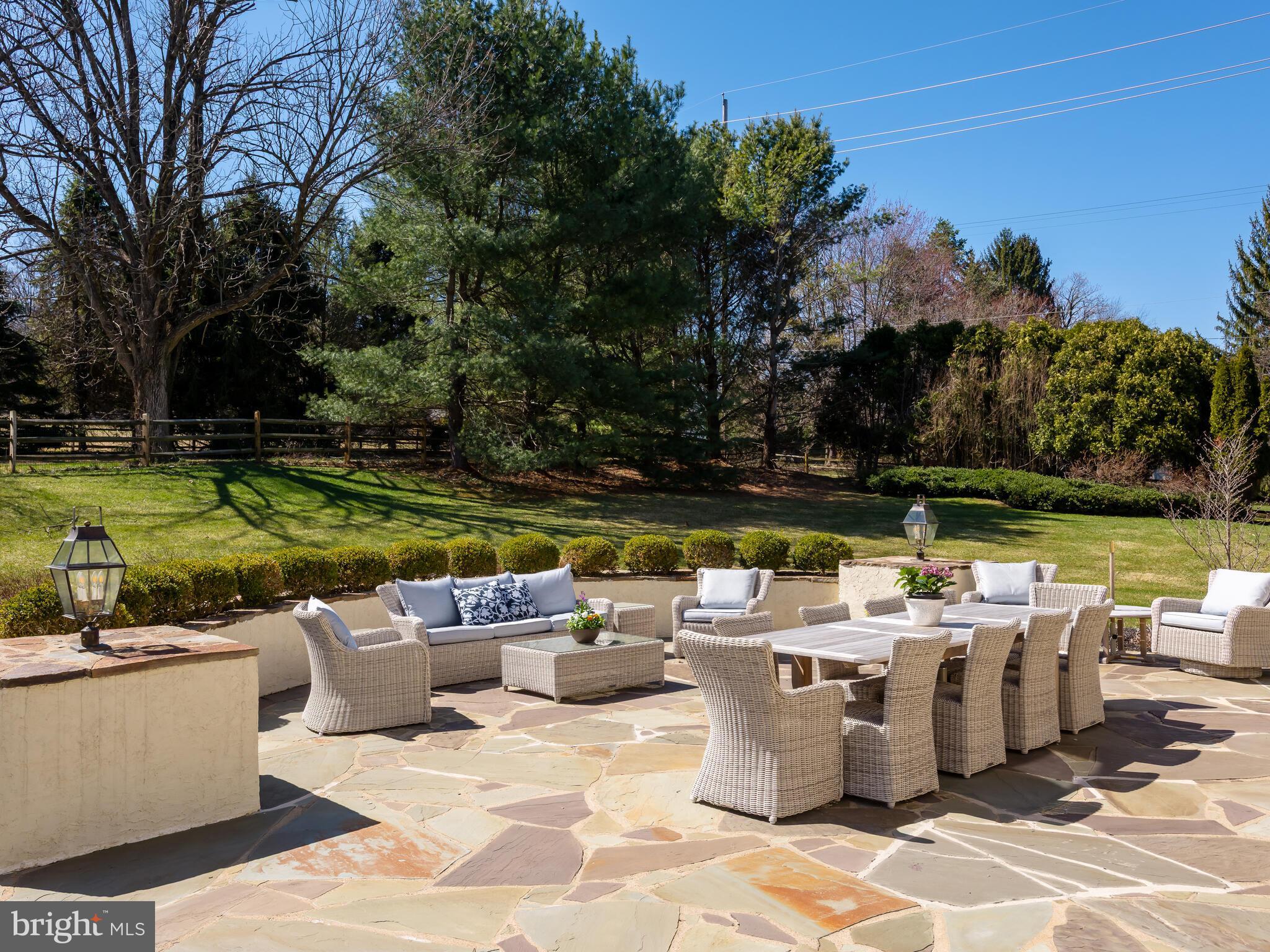 DOUGLASS LANE - Residential