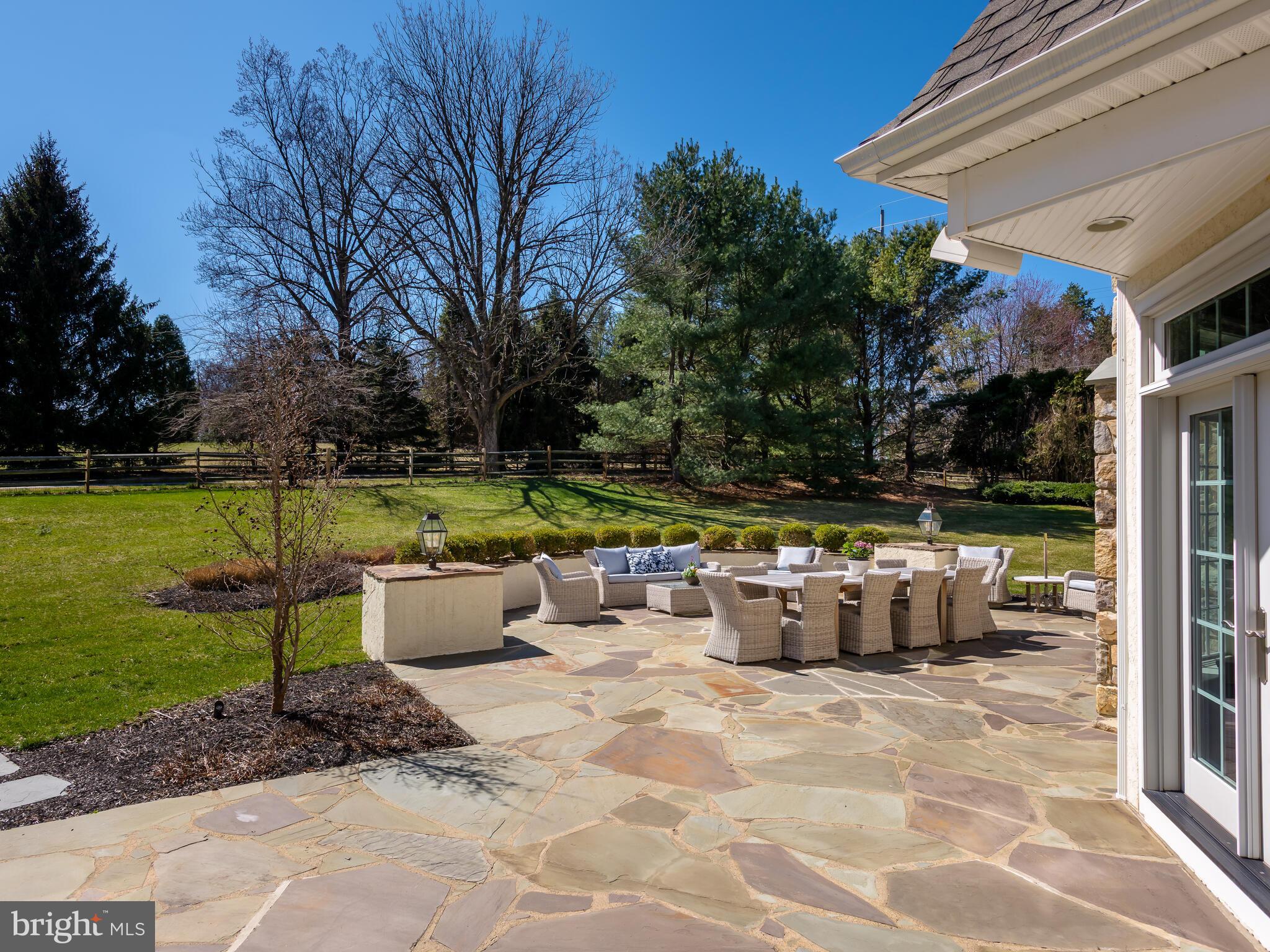 DOUGLASS LANE - Residential