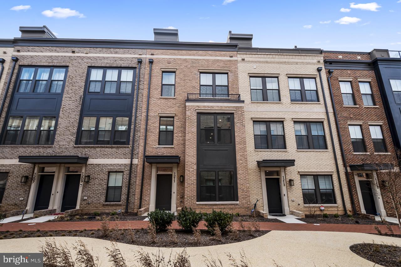 1211 NORTHSIDE PARK BLVD