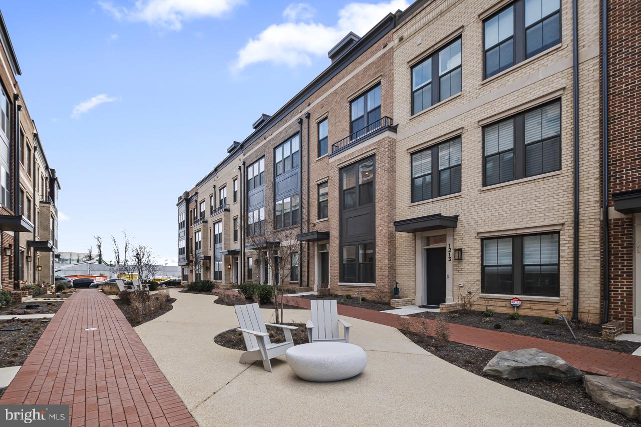 1211 NORTHSIDE PARK BLVD