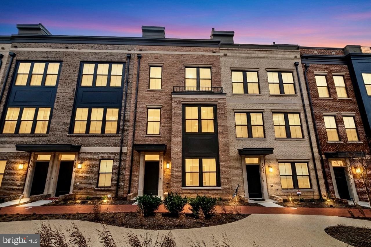 1211 NORTHSIDE PARK BLVD