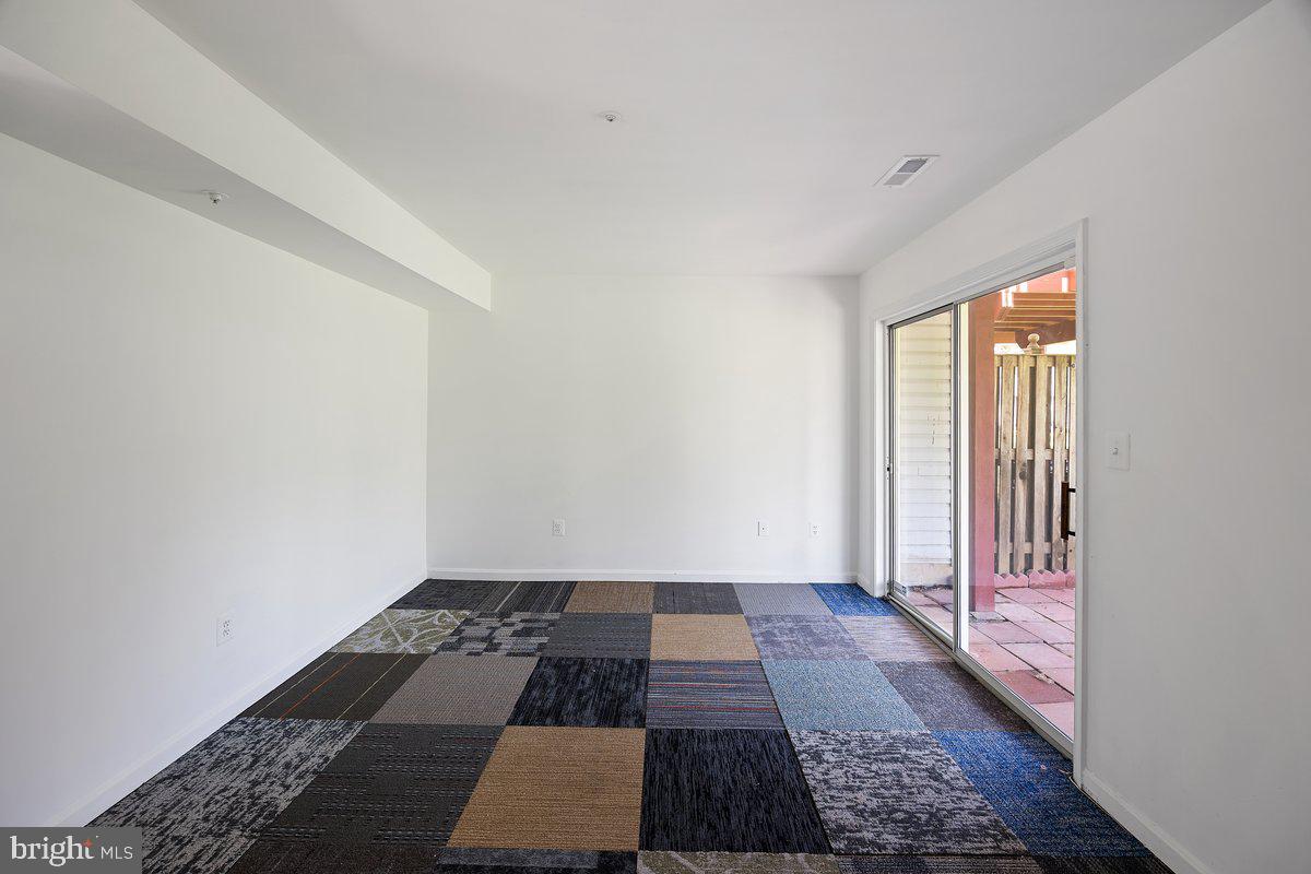 KINGS GRANT - Residential Lease