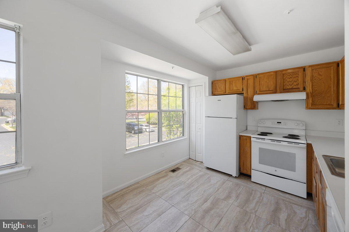 KINGS GRANT - Residential Lease