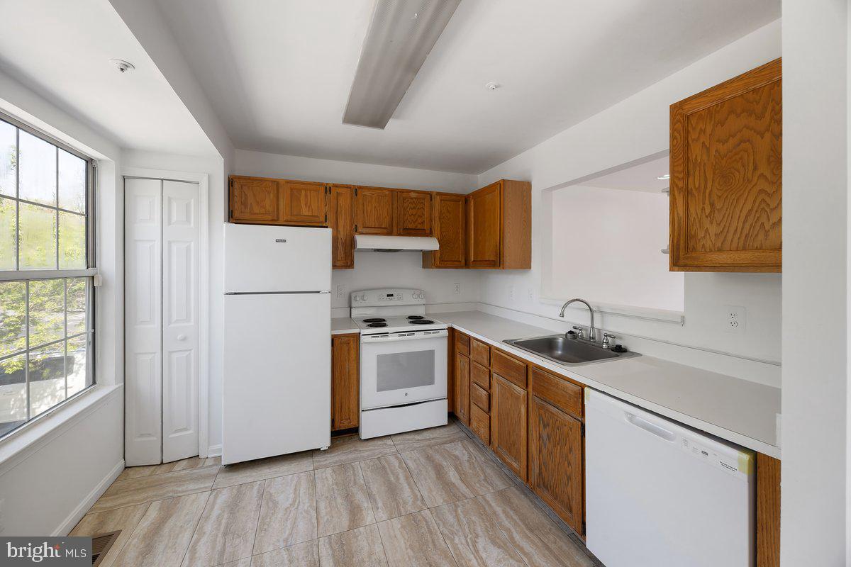 KINGS GRANT - Residential Lease