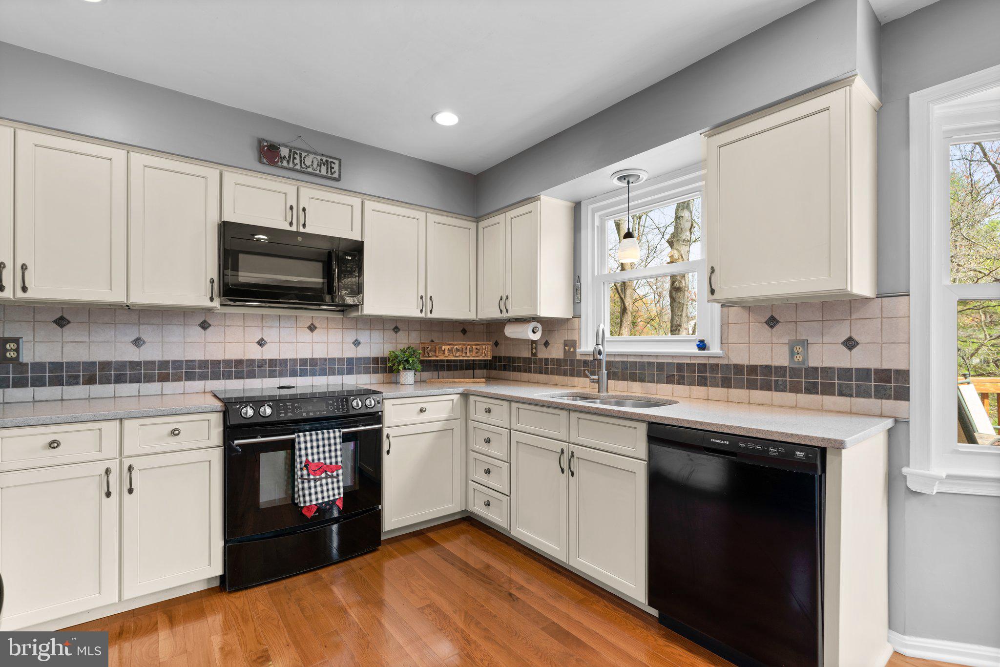 GLENMONT - Residential