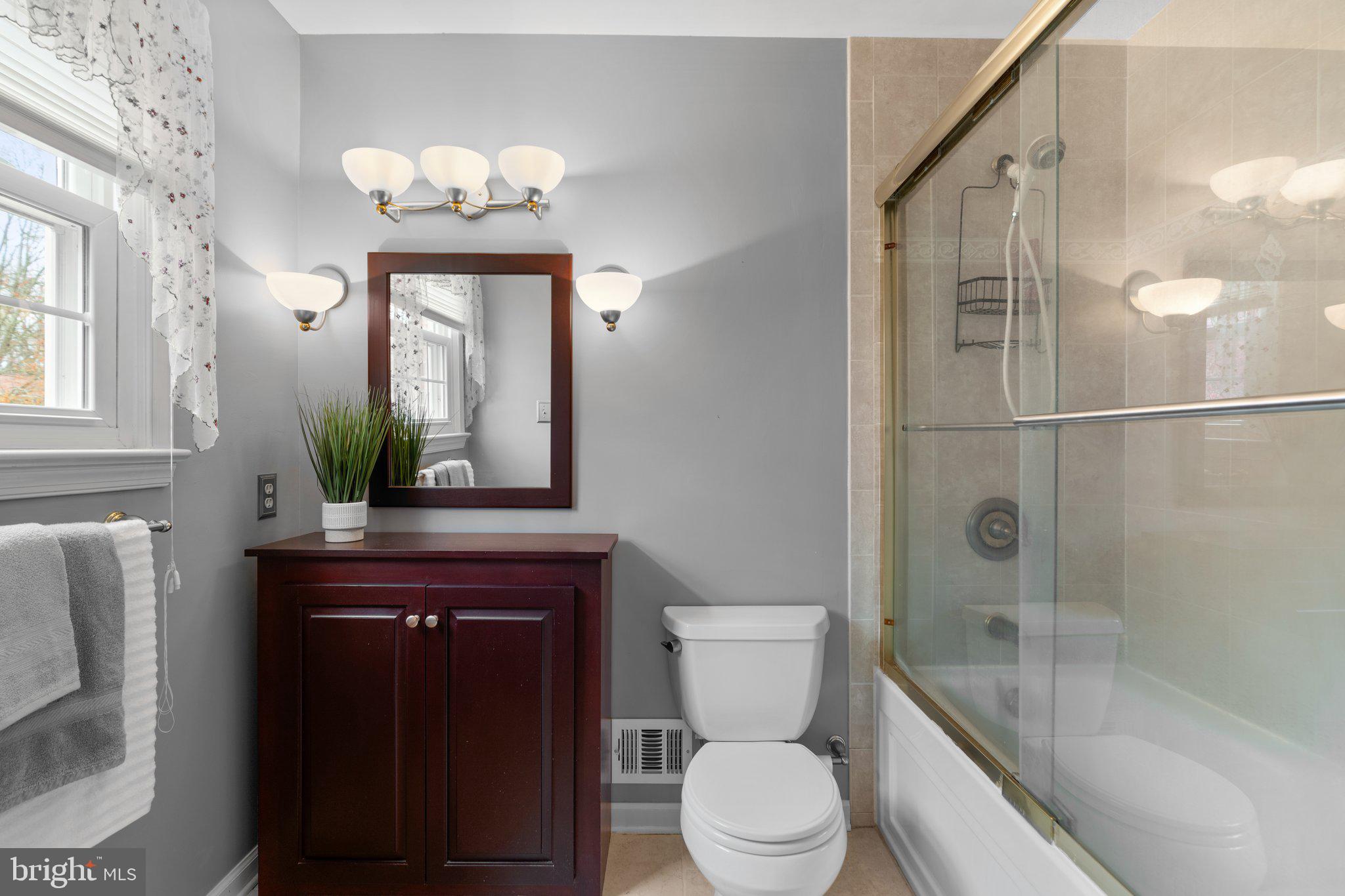 GLENMONT - Residential