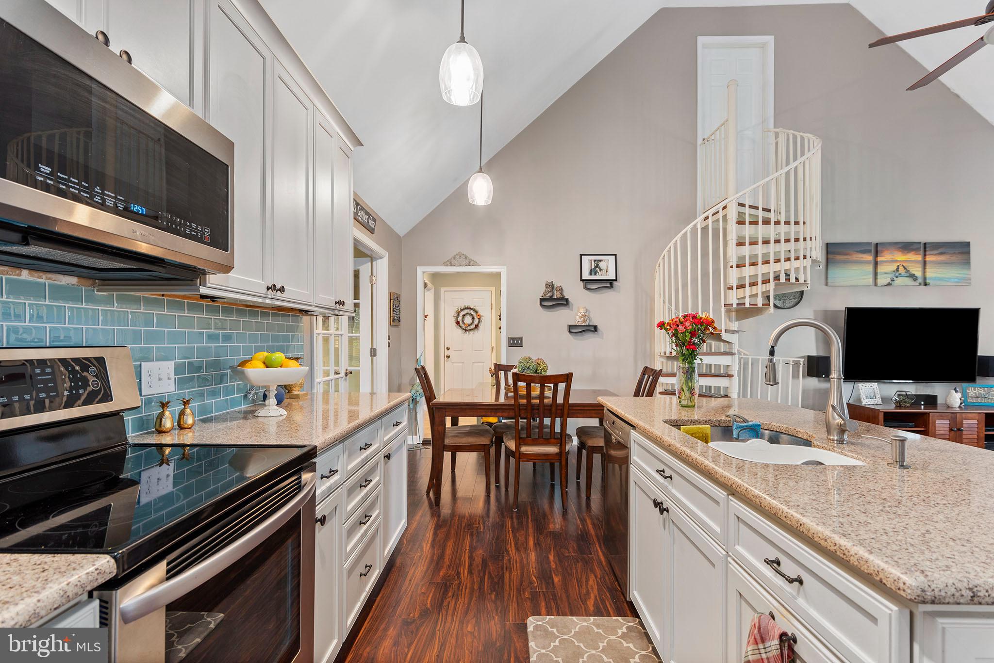 COVENTRY FARMS - Residential