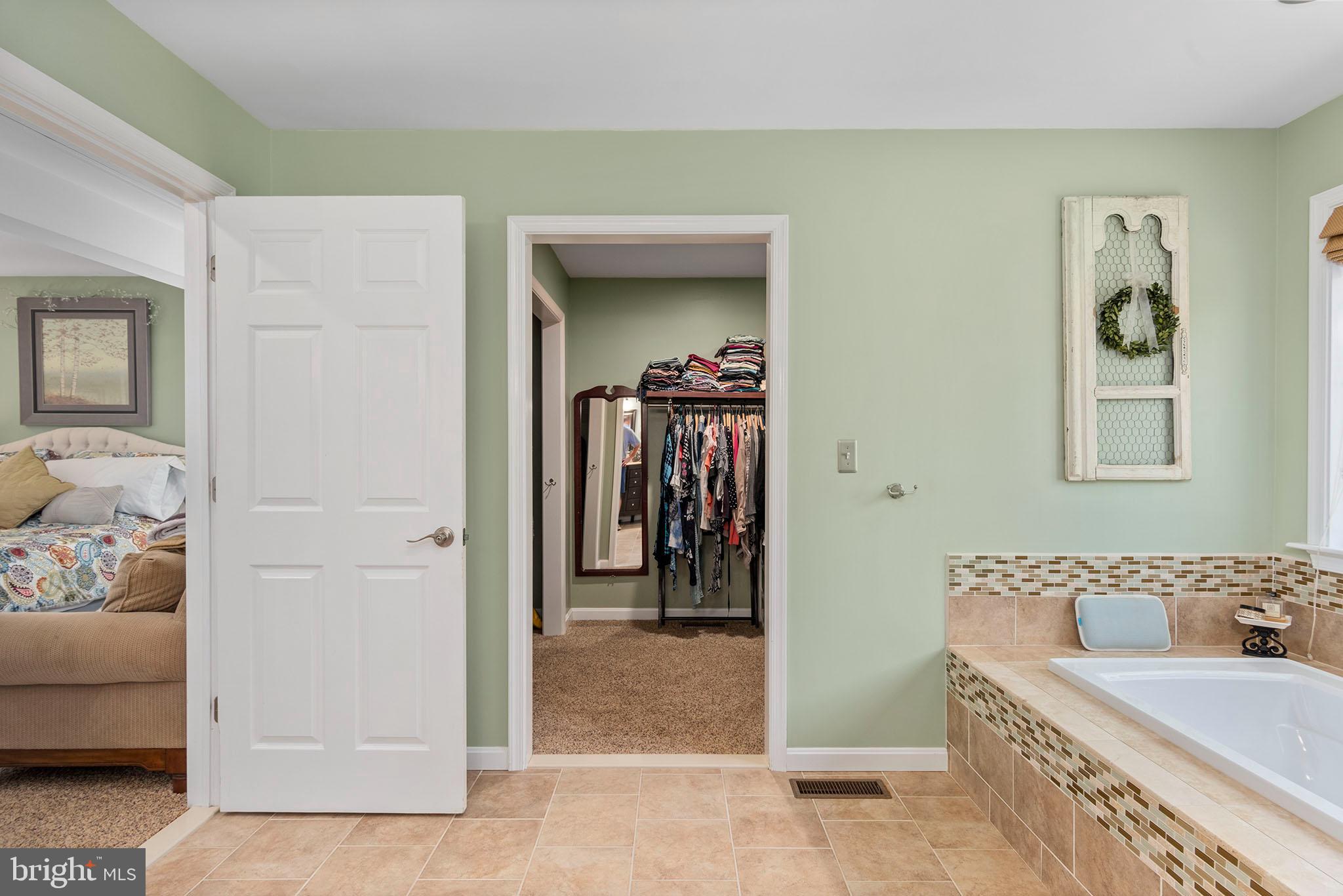 COVENTRY FARMS - Residential