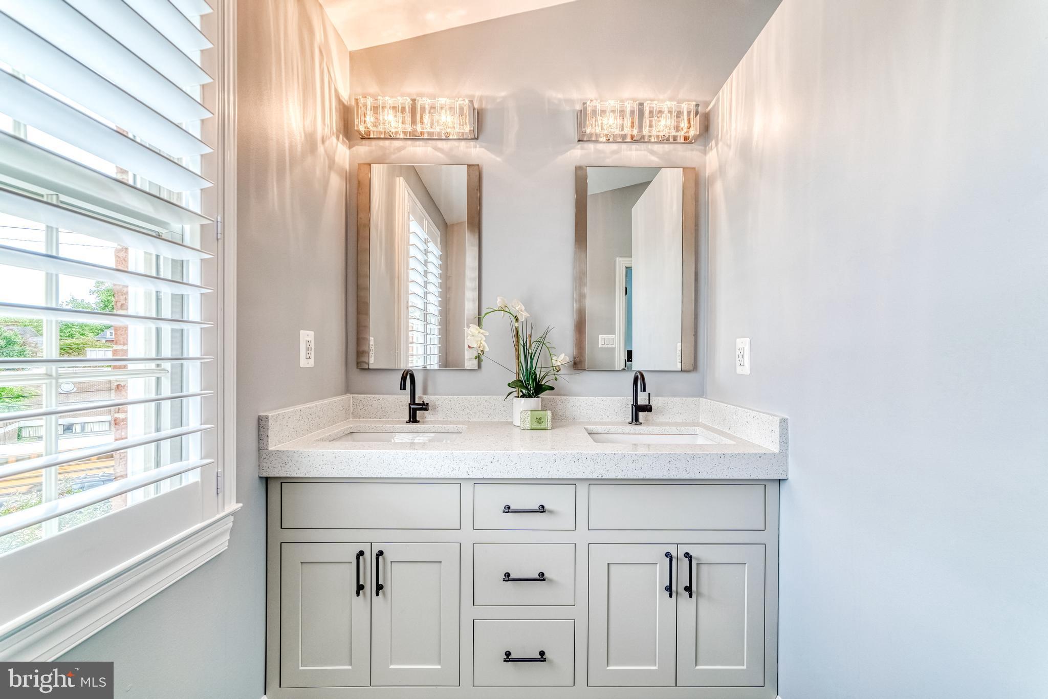 ARLINGTON HEIGHTS - Residential