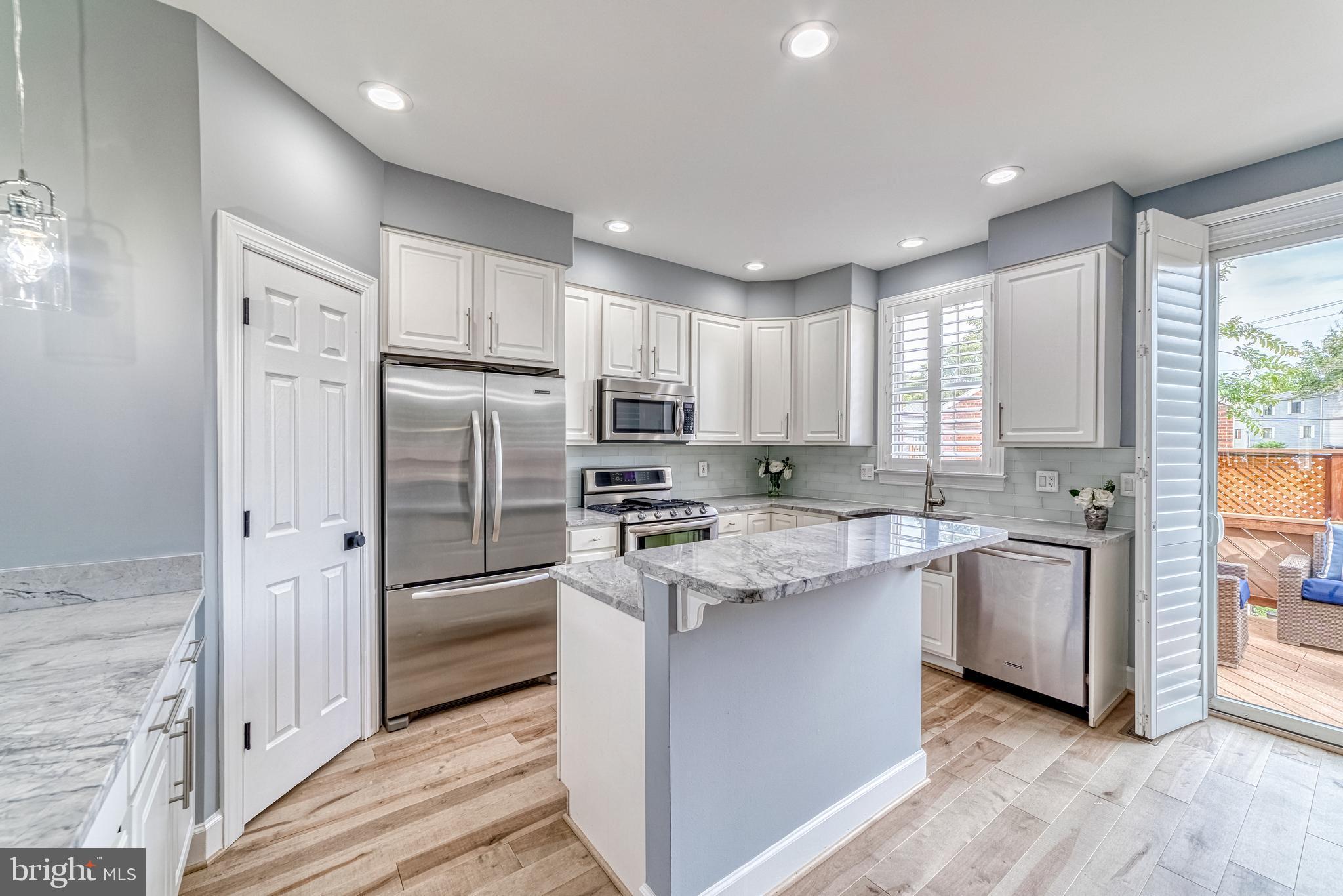 ARLINGTON HEIGHTS - Residential