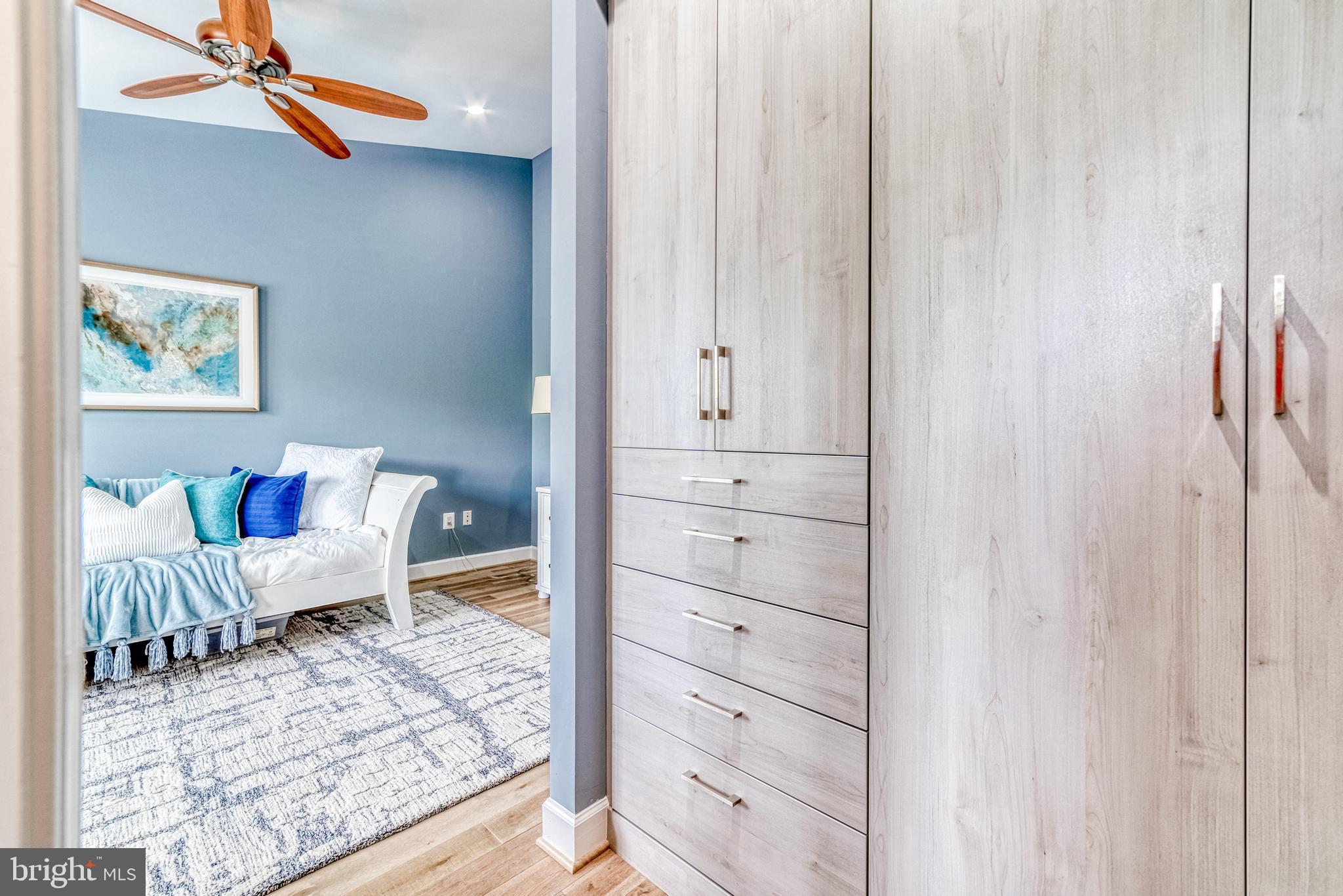 ARLINGTON HEIGHTS - Residential