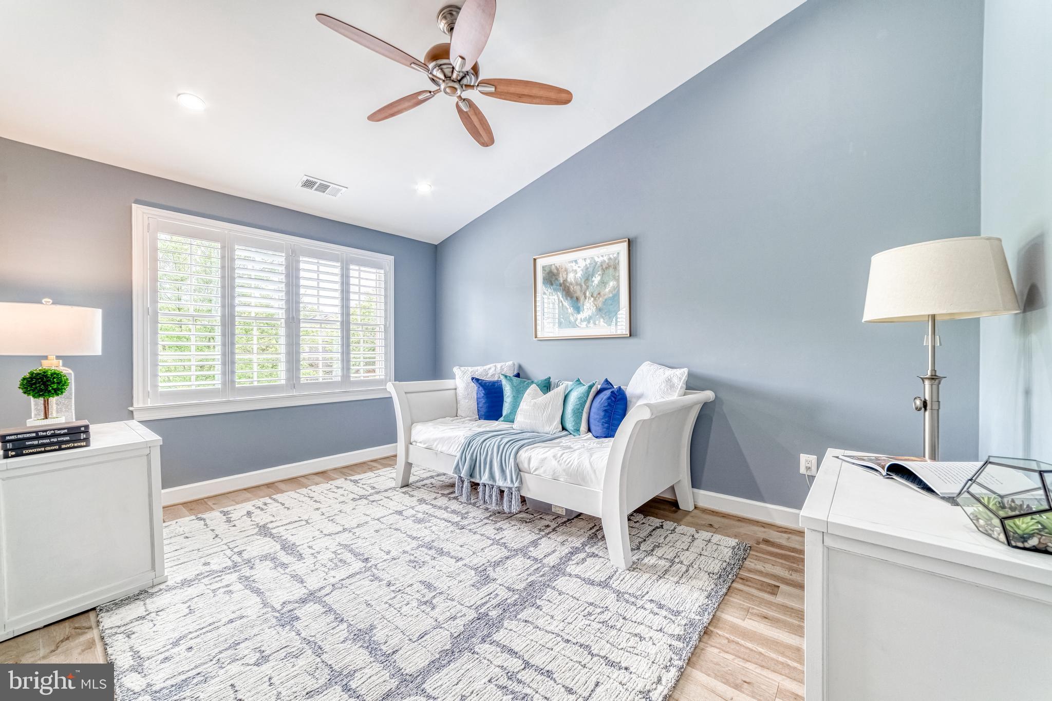 ARLINGTON HEIGHTS - Residential