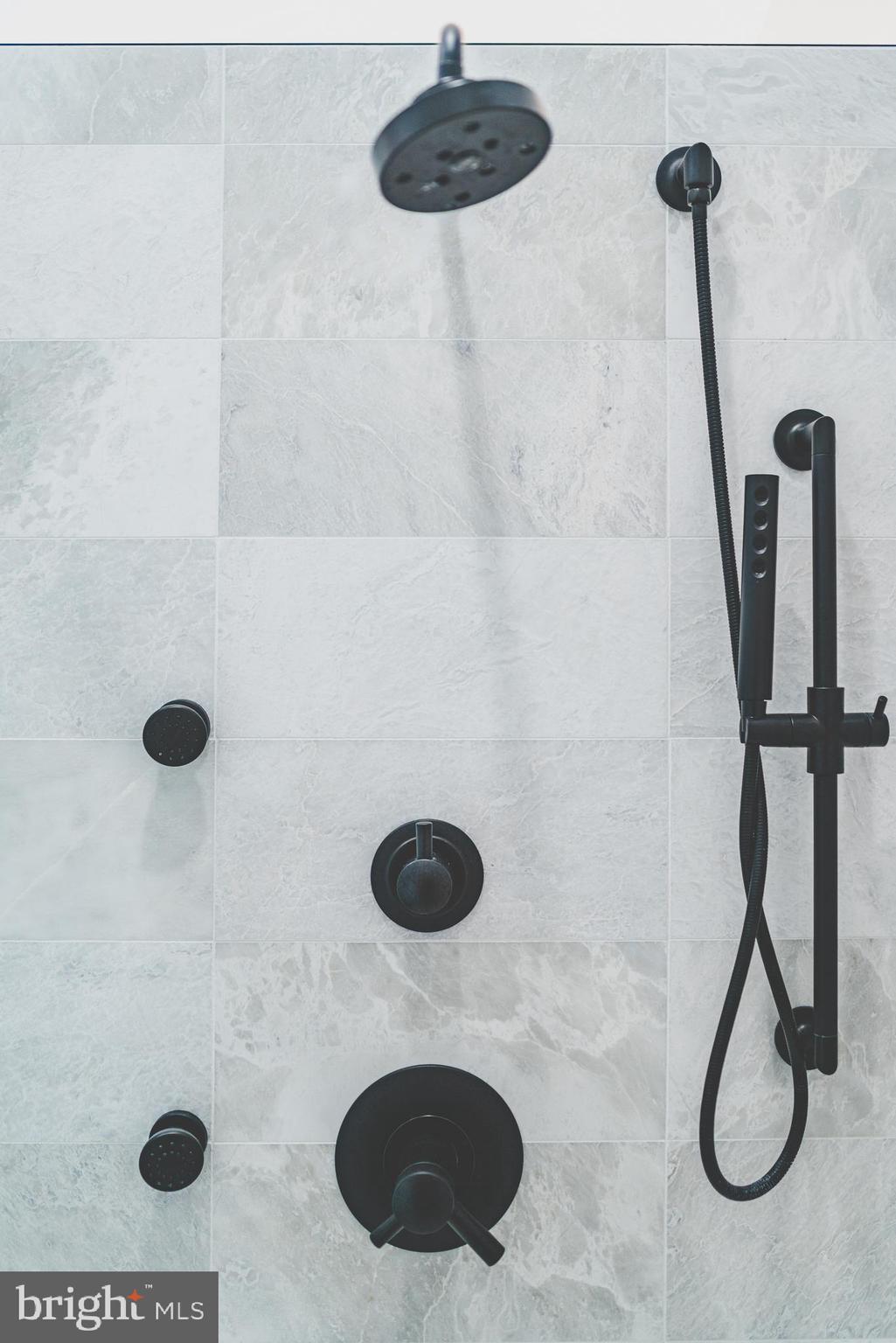 ARLINGTON HEIGHTS - Residential