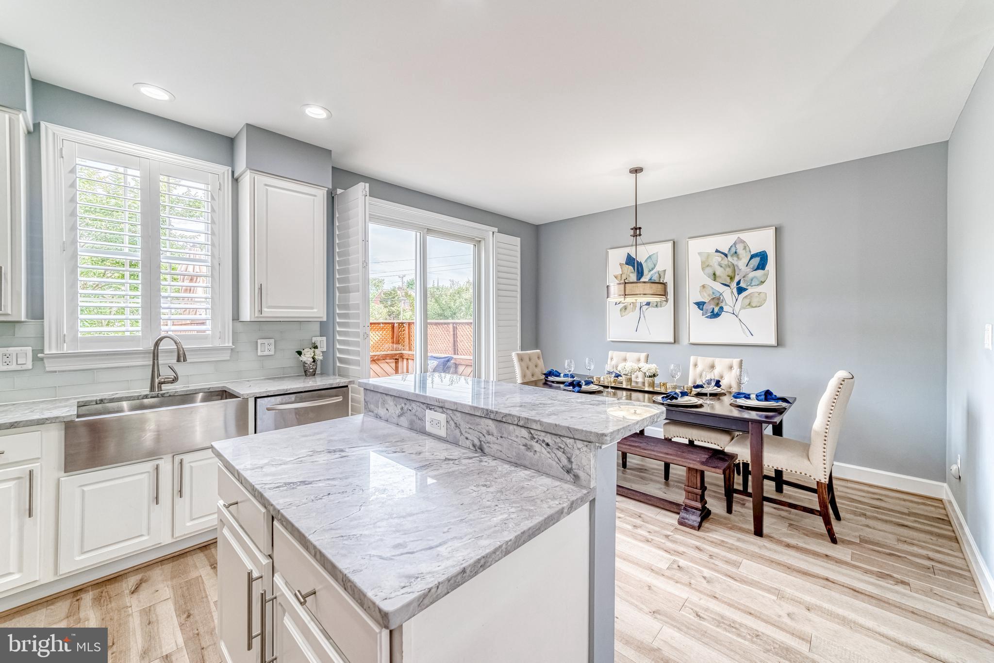 ARLINGTON HEIGHTS - Residential