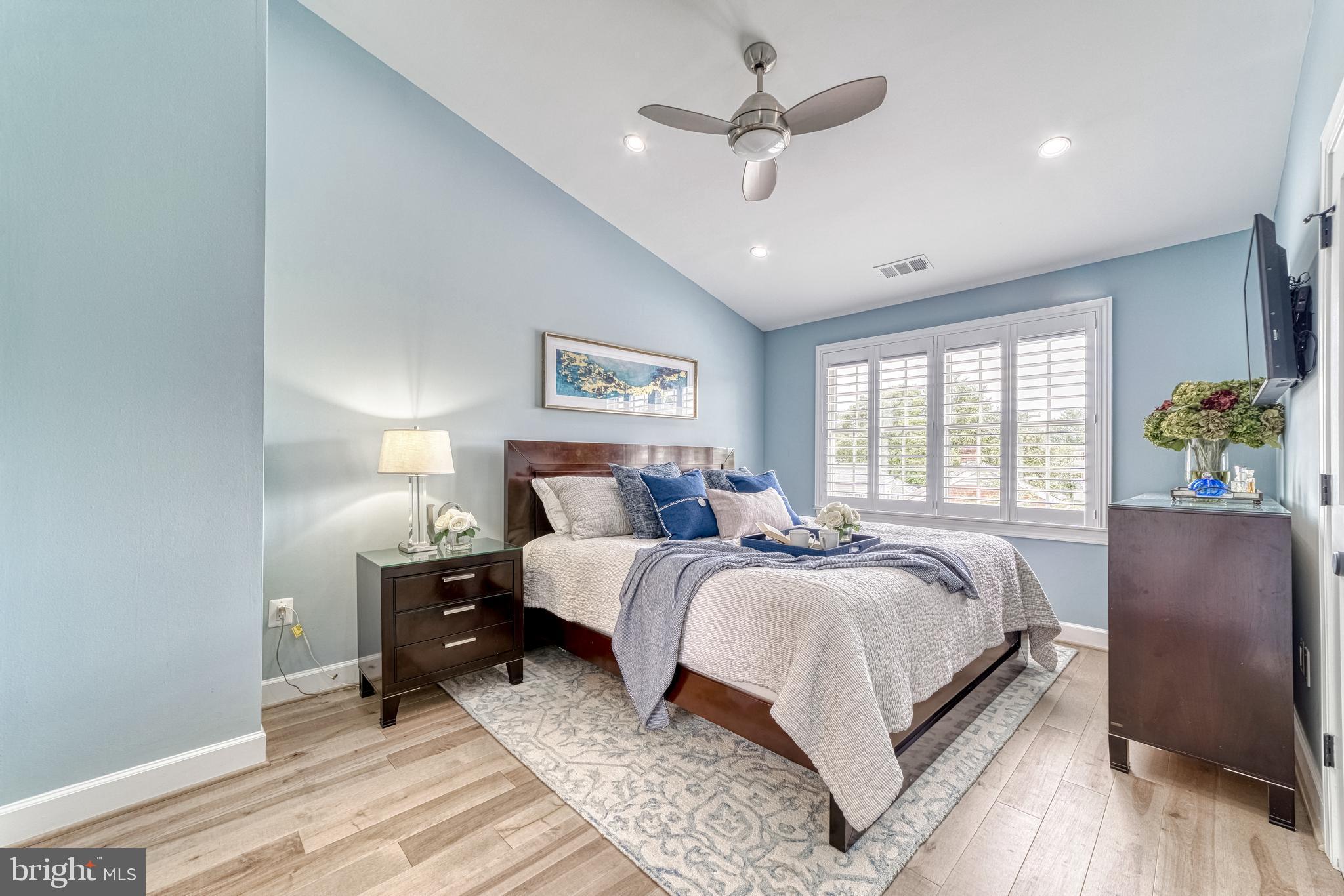 ARLINGTON HEIGHTS - Residential