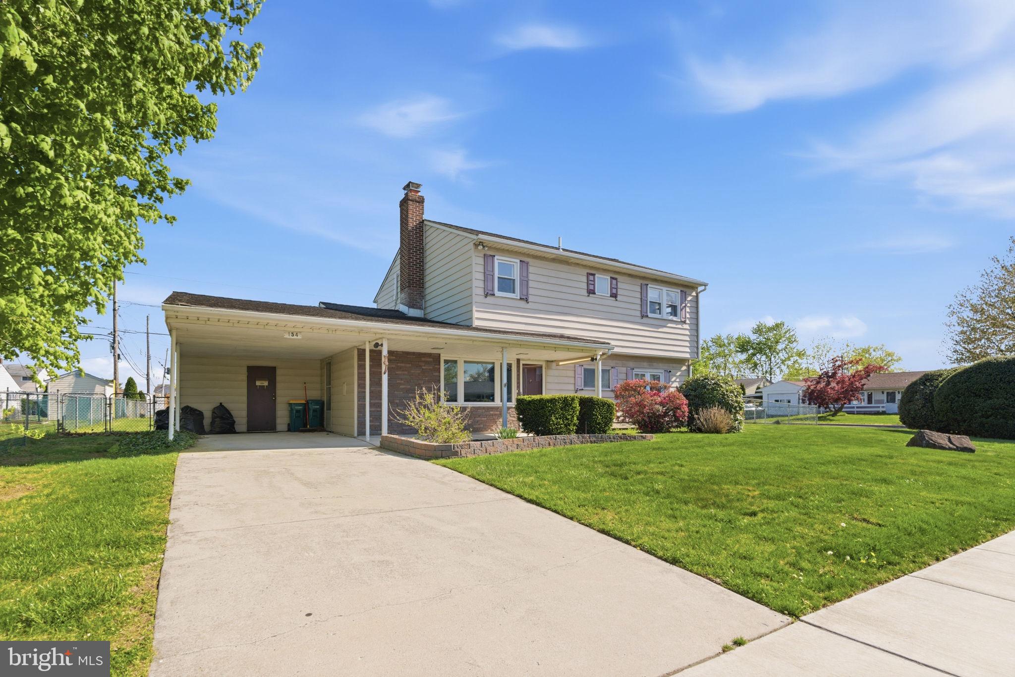 LEVITTOWN - Residential