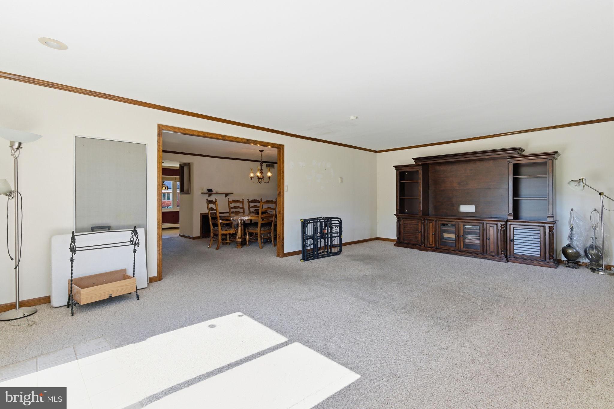 LEVITTOWN - Residential