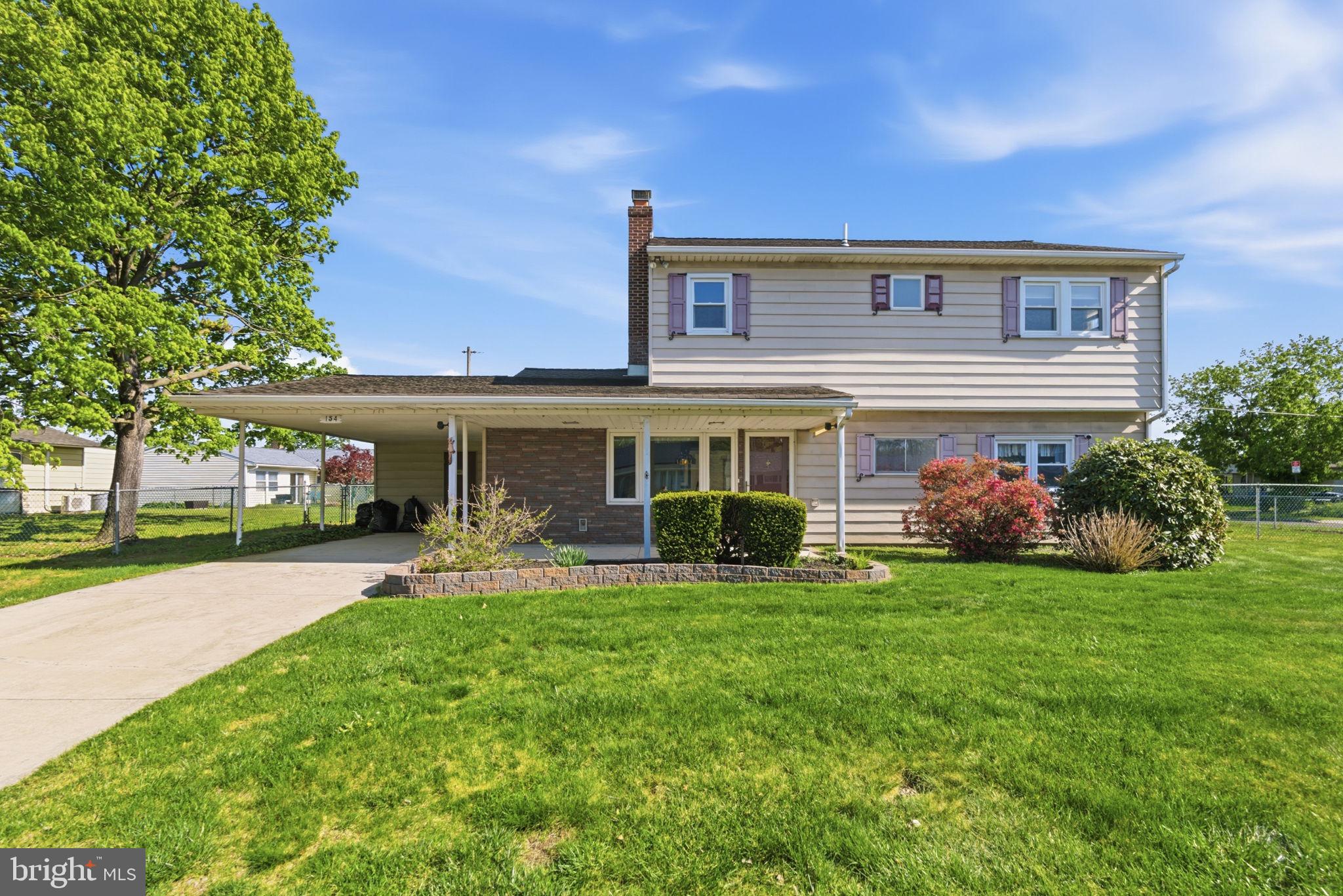 LEVITTOWN - Residential