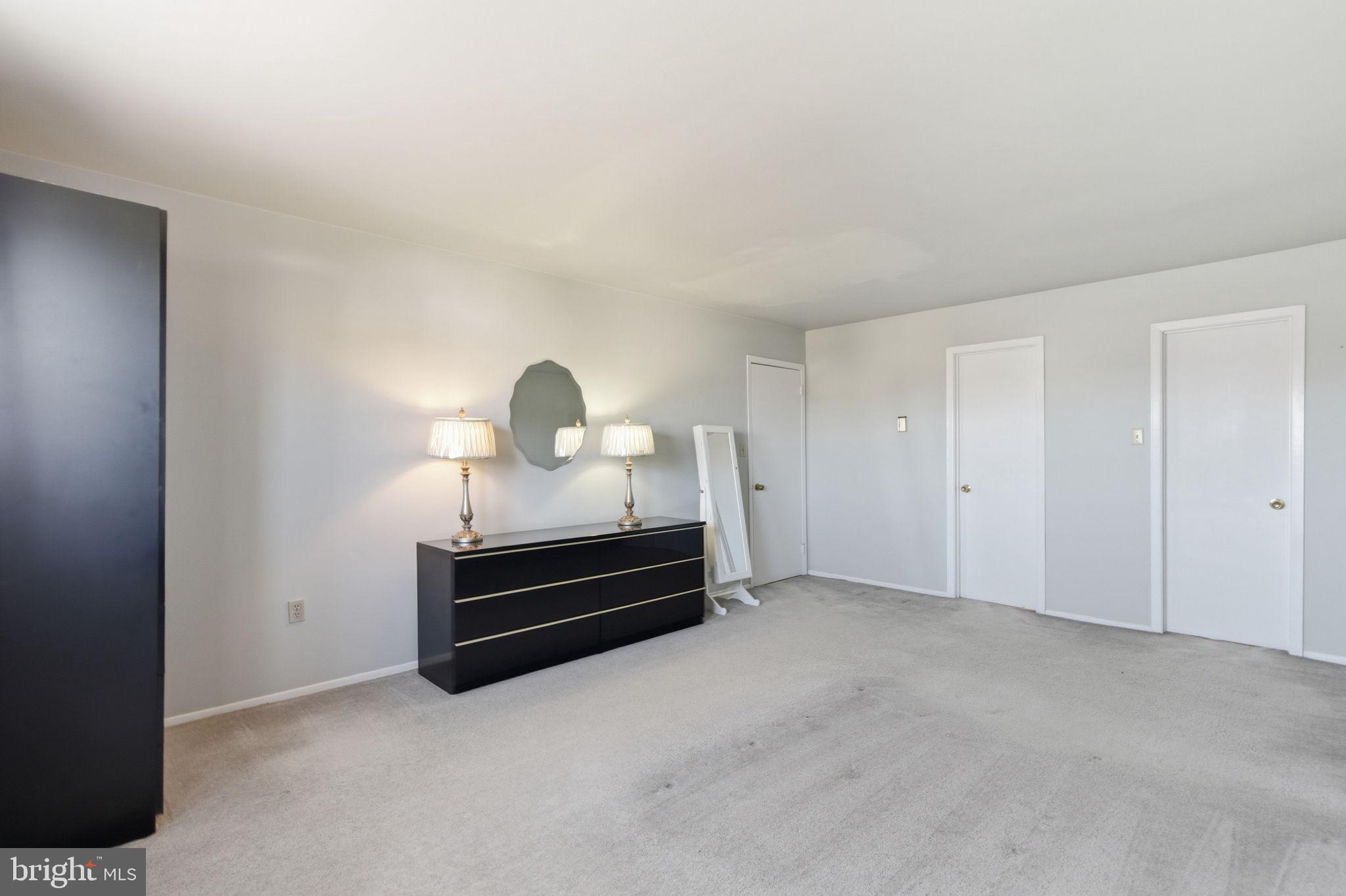 LEVITTOWN - Residential