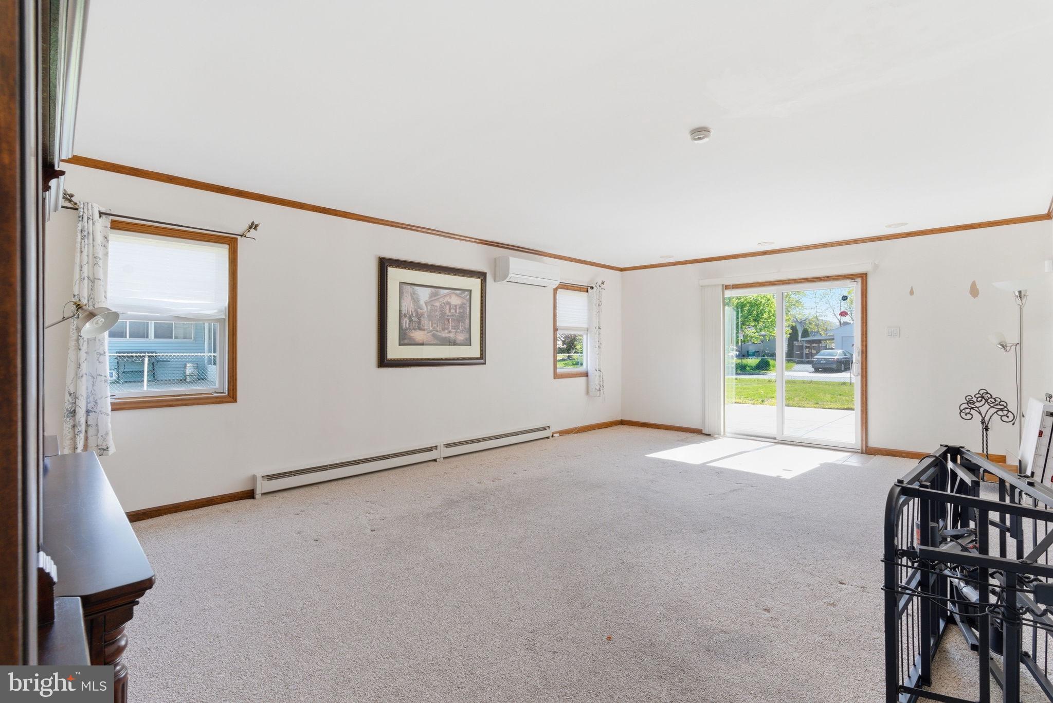 LEVITTOWN - Residential