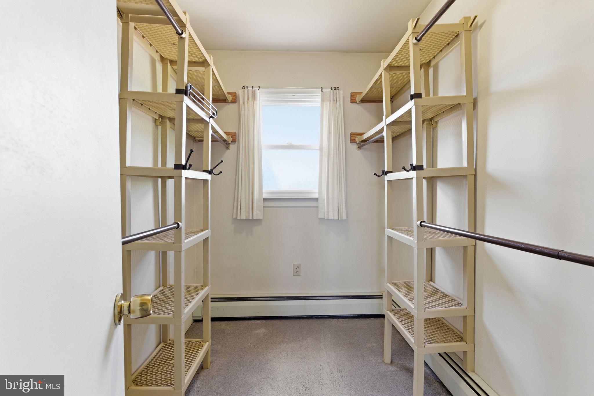 LEVITTOWN - Residential