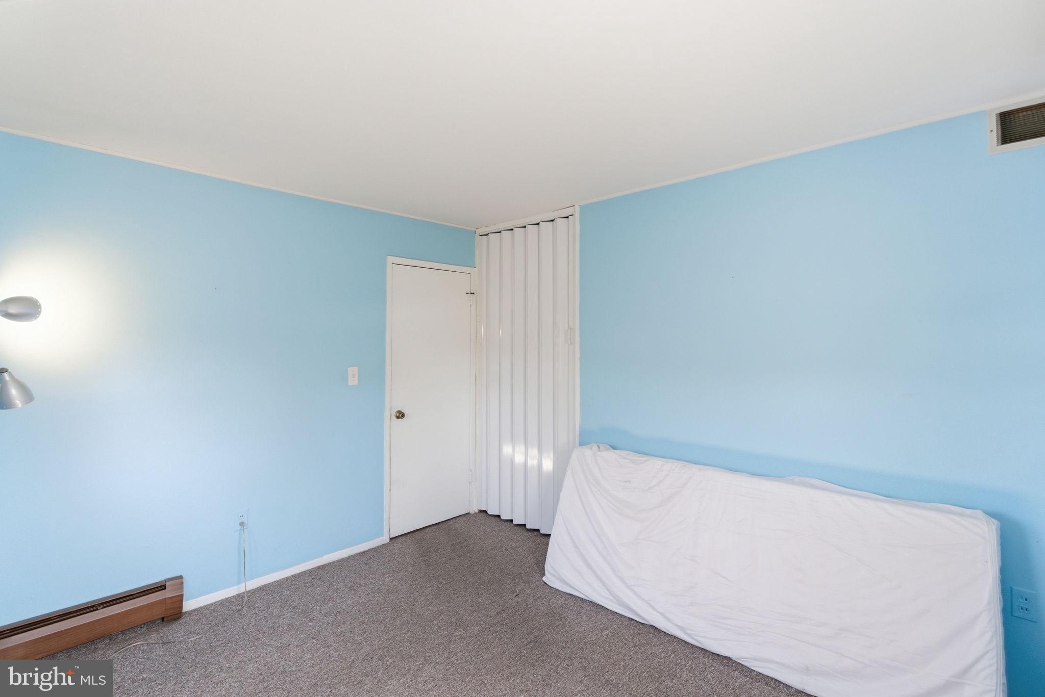 LEVITTOWN - Residential