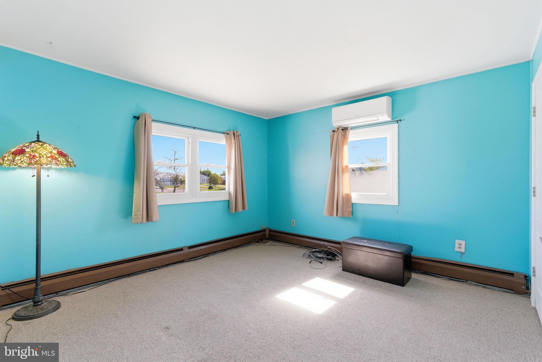 LEVITTOWN - Residential