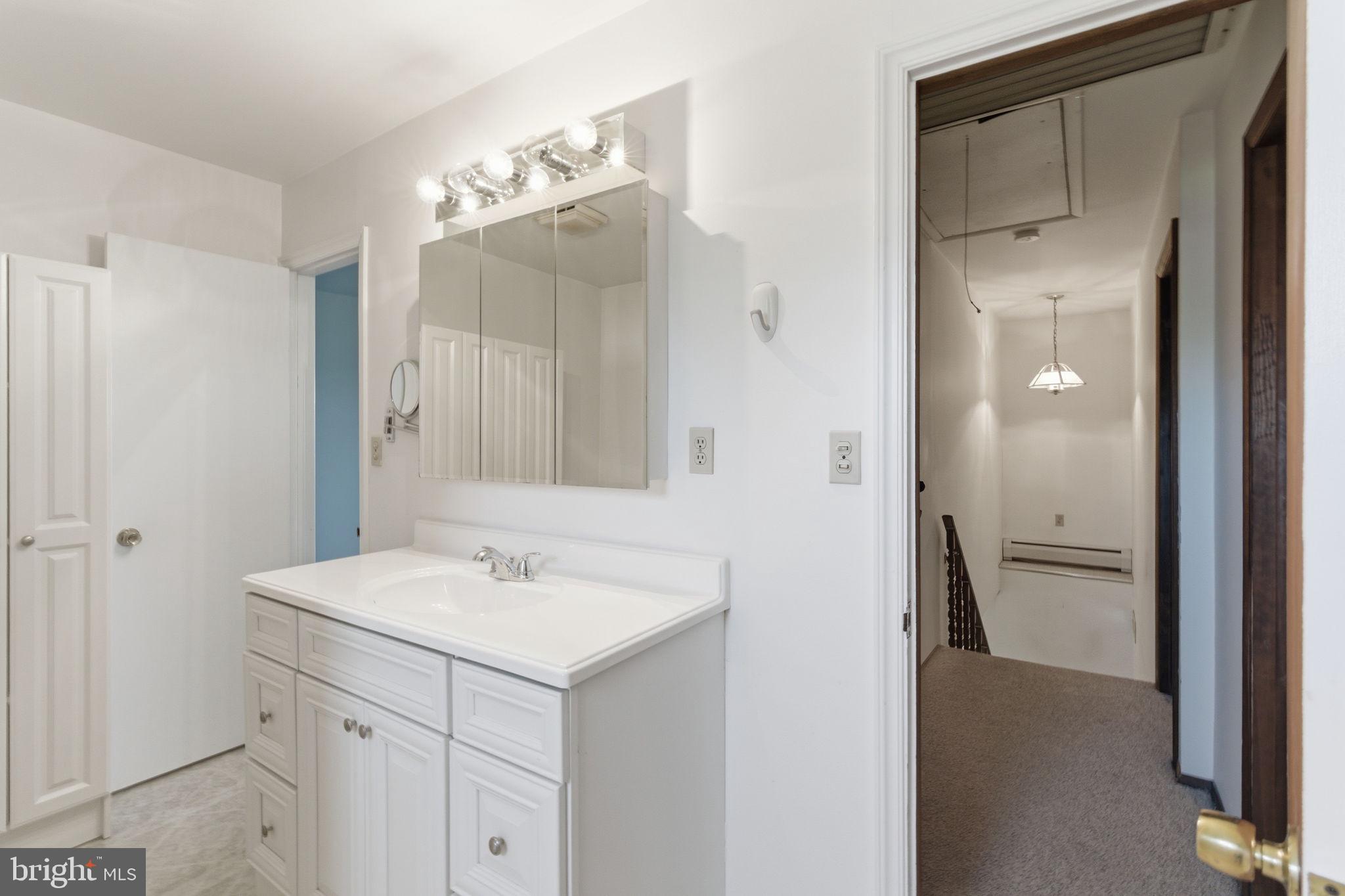 LEVITTOWN - Residential