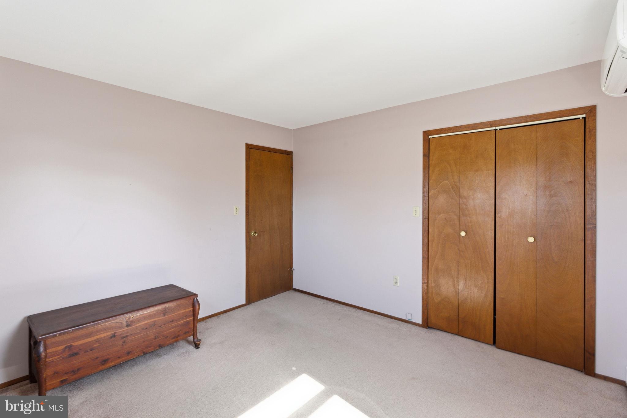 LEVITTOWN - Residential