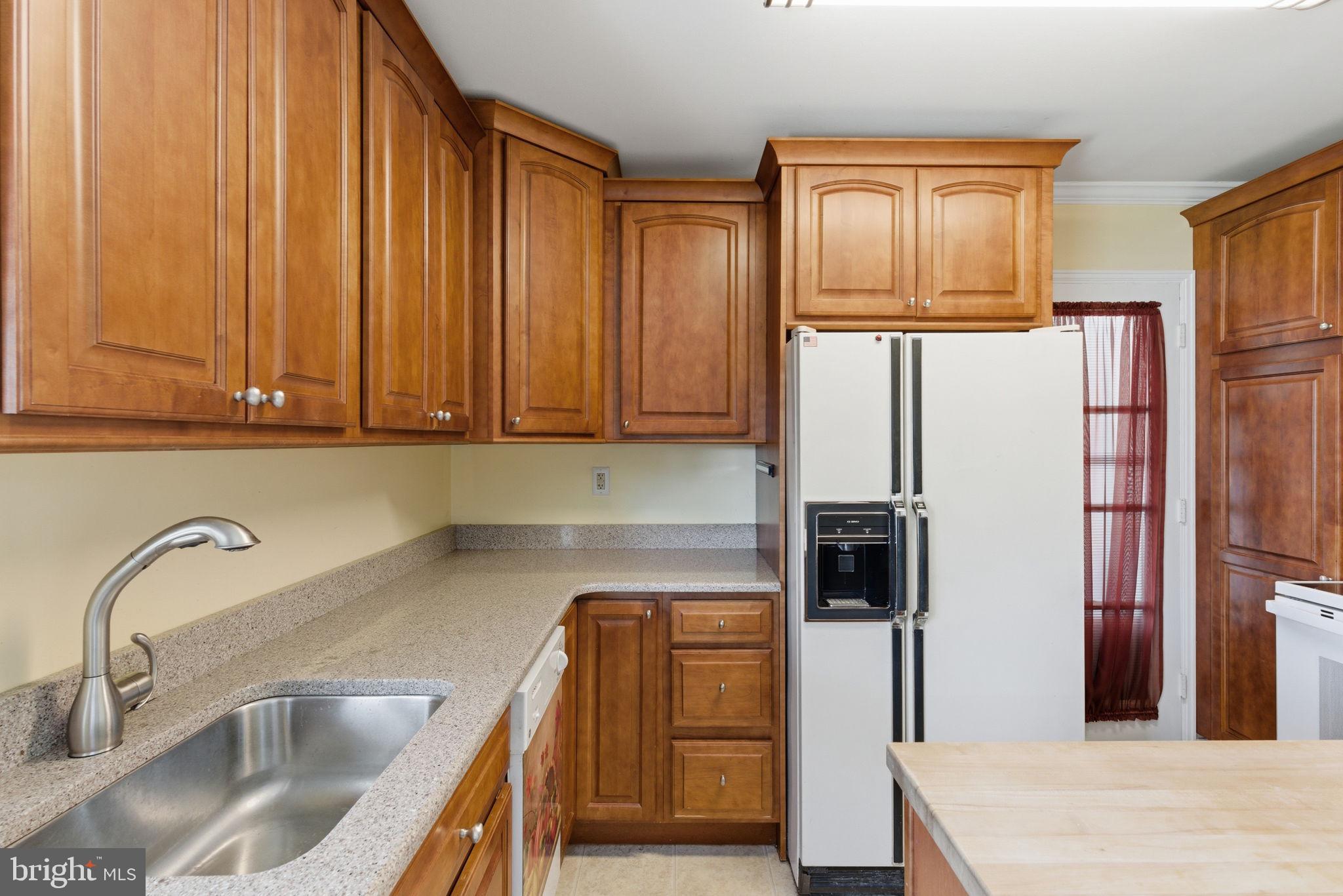 LEVITTOWN - Residential