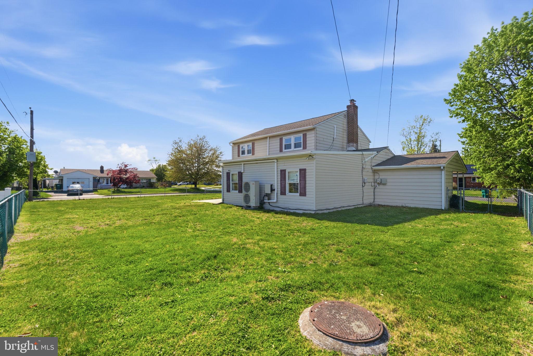 LEVITTOWN - Residential