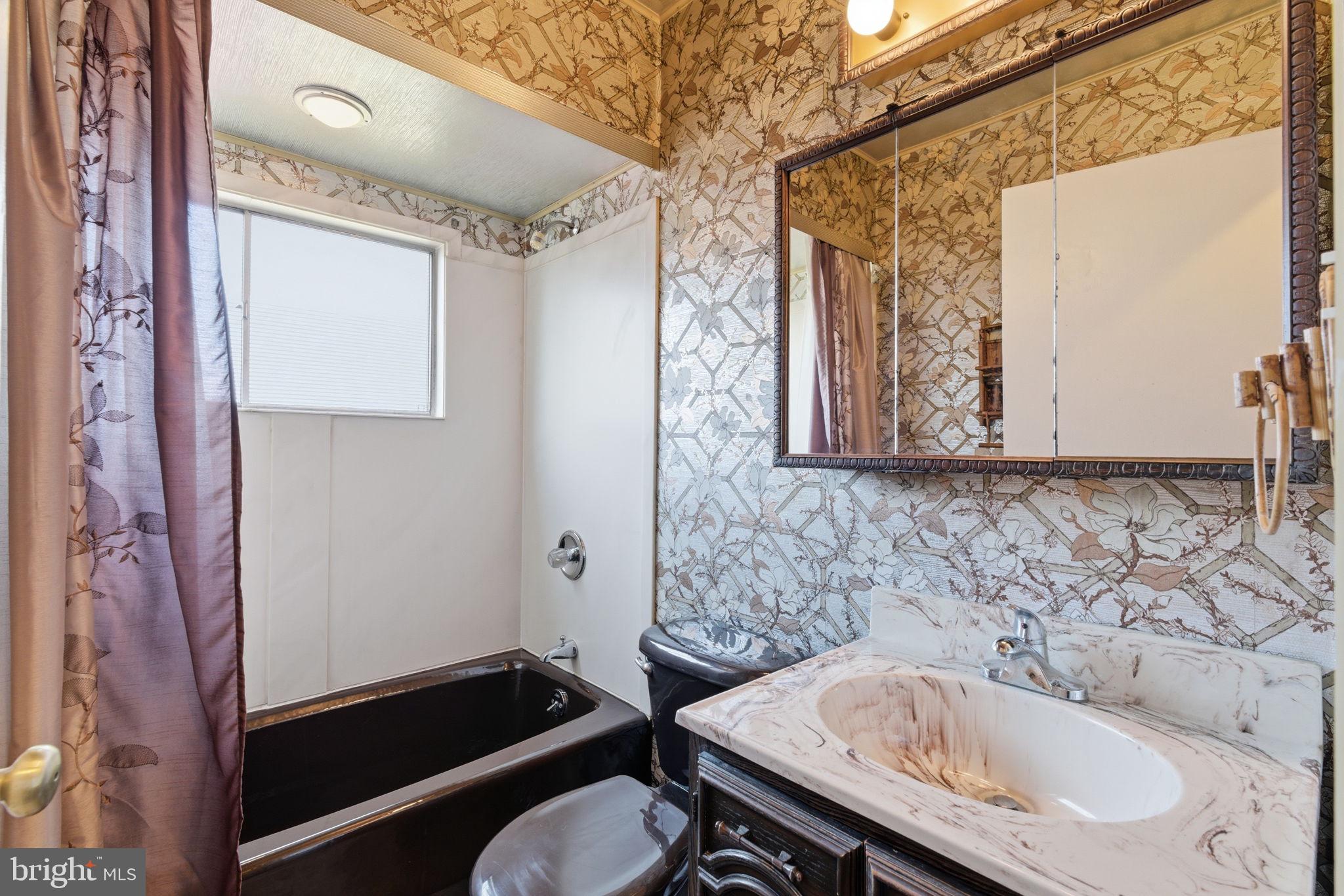 LEVITTOWN - Residential