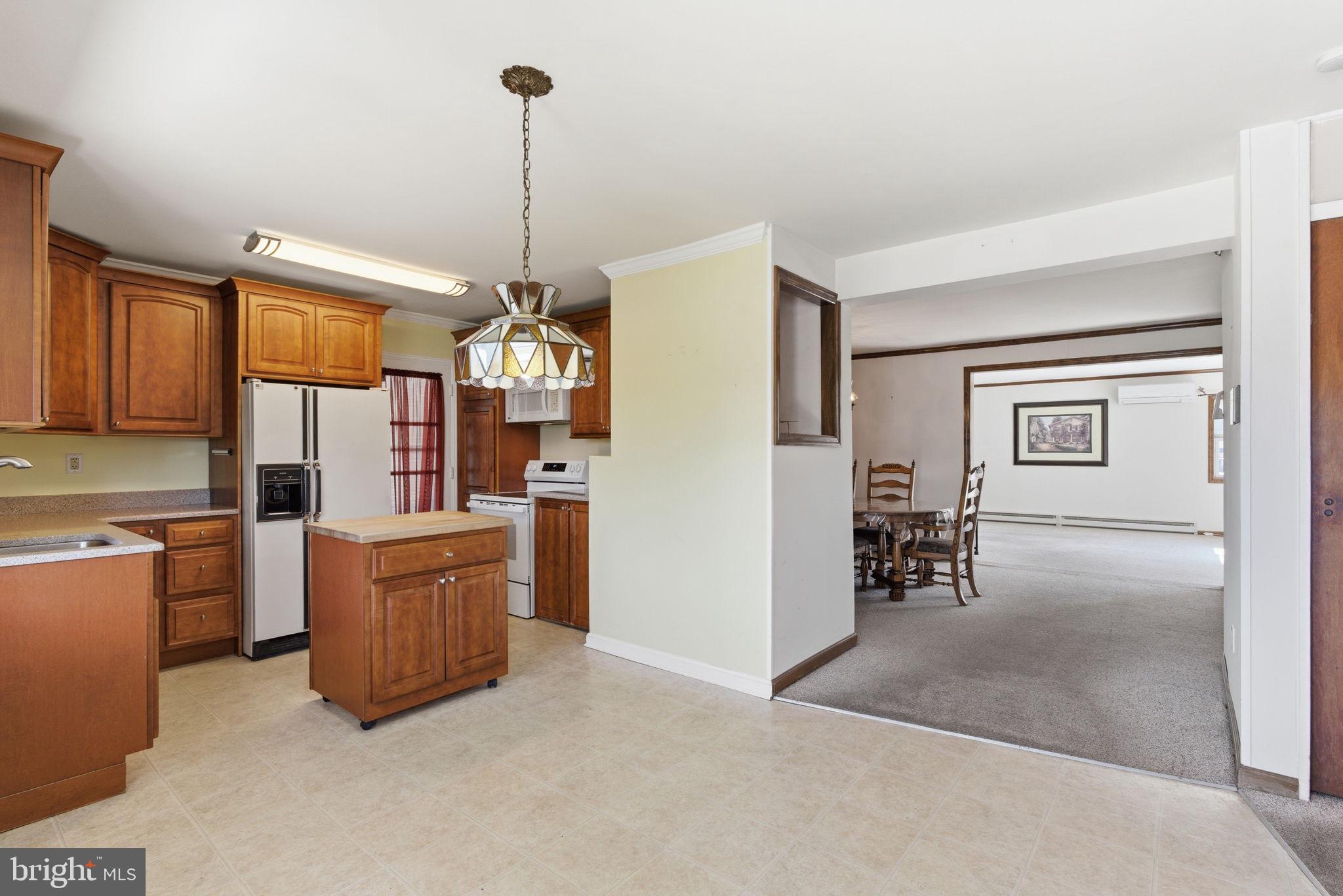 LEVITTOWN - Residential