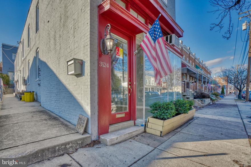 Welcome to Hampden Hon!! This stunner is located just one block from the Avenue .Large window front exposure.  High ceilings, Light drenched interior waiting for your business to embrace. Kitchenette and bath located in space. So many possibilities. Bring your business to this "Hip Location". Great traffic count as well.
Come make Hampden your new home for your business! Owner willing to negotiate minor renovations and upgrades at the request of the new tenant.