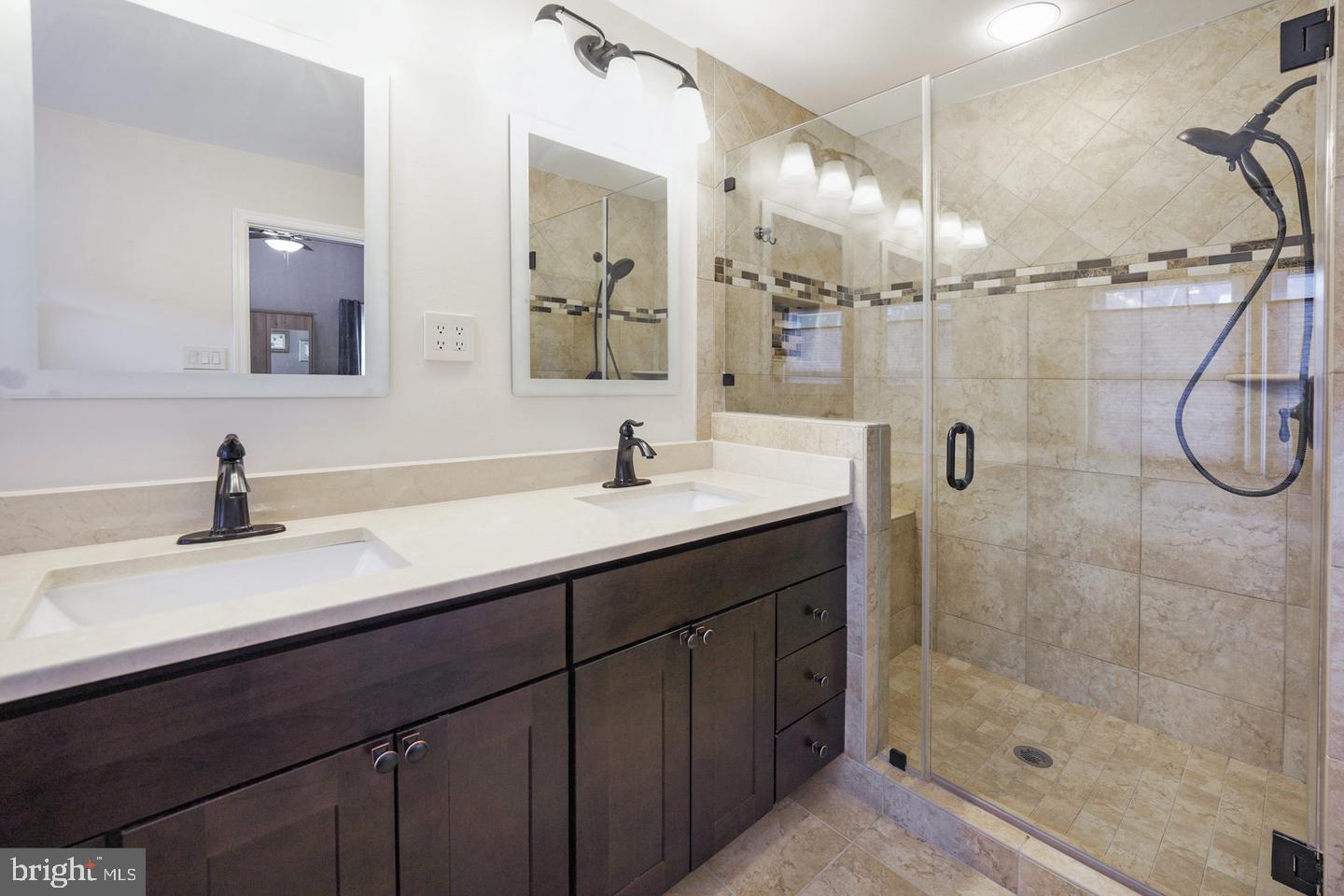 KINGSTOWNE - Residential Lease