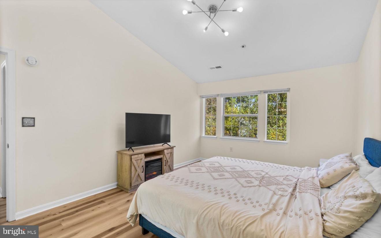 MONTGOMERY RUN - Residential